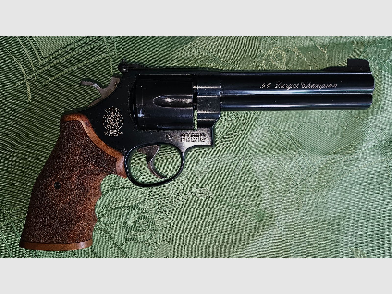 44 Rem Mag  Puma Rossi + S&W + Patronen