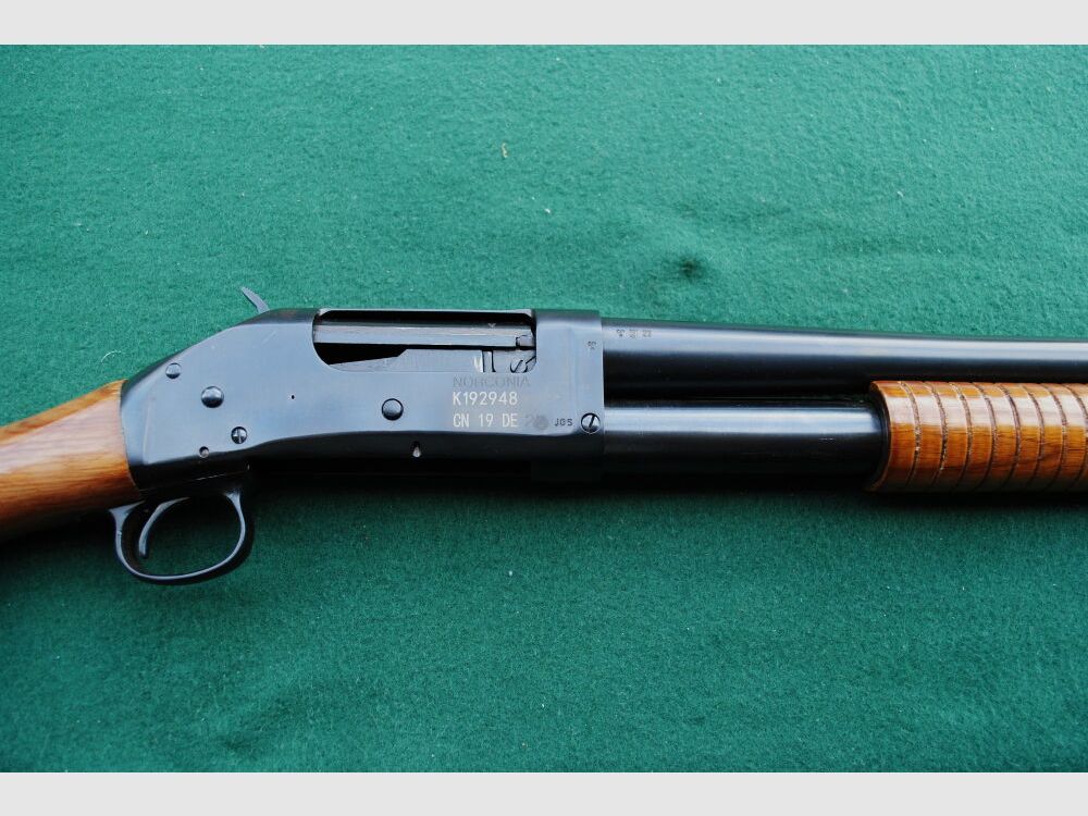 Winchester 97 von Norinco mit Butt Stock Cover von Kirkpatrick