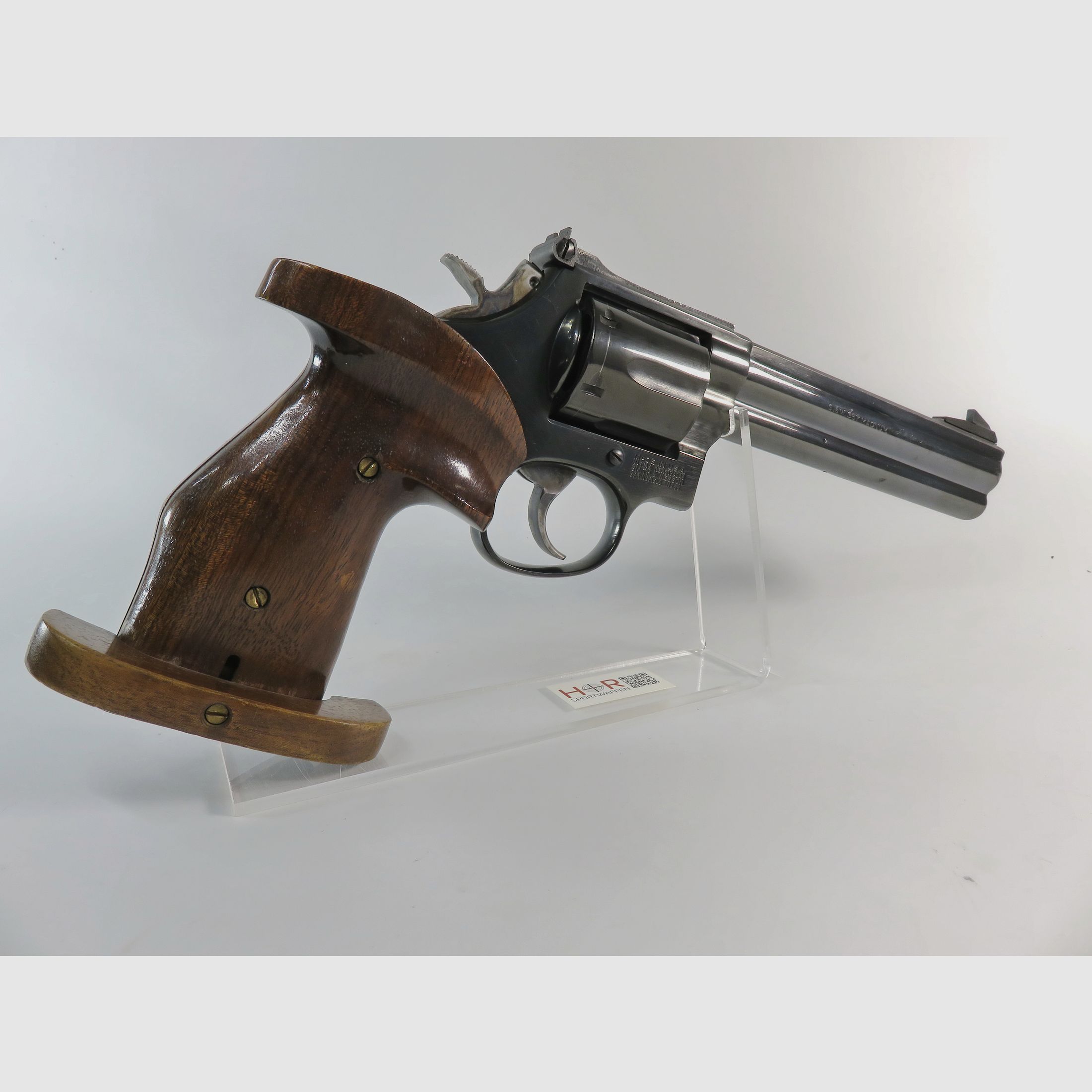 Revólver Smith & Wesson, modelo 586-3 | .357 Mag | 6 pulgadas | Pavonado | En excelente estado