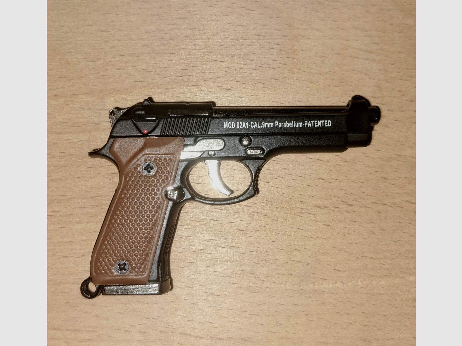 Ganzmetall-Modell Maßstab 1:3,5 - Colt Beretta Glock Smith&Wesson