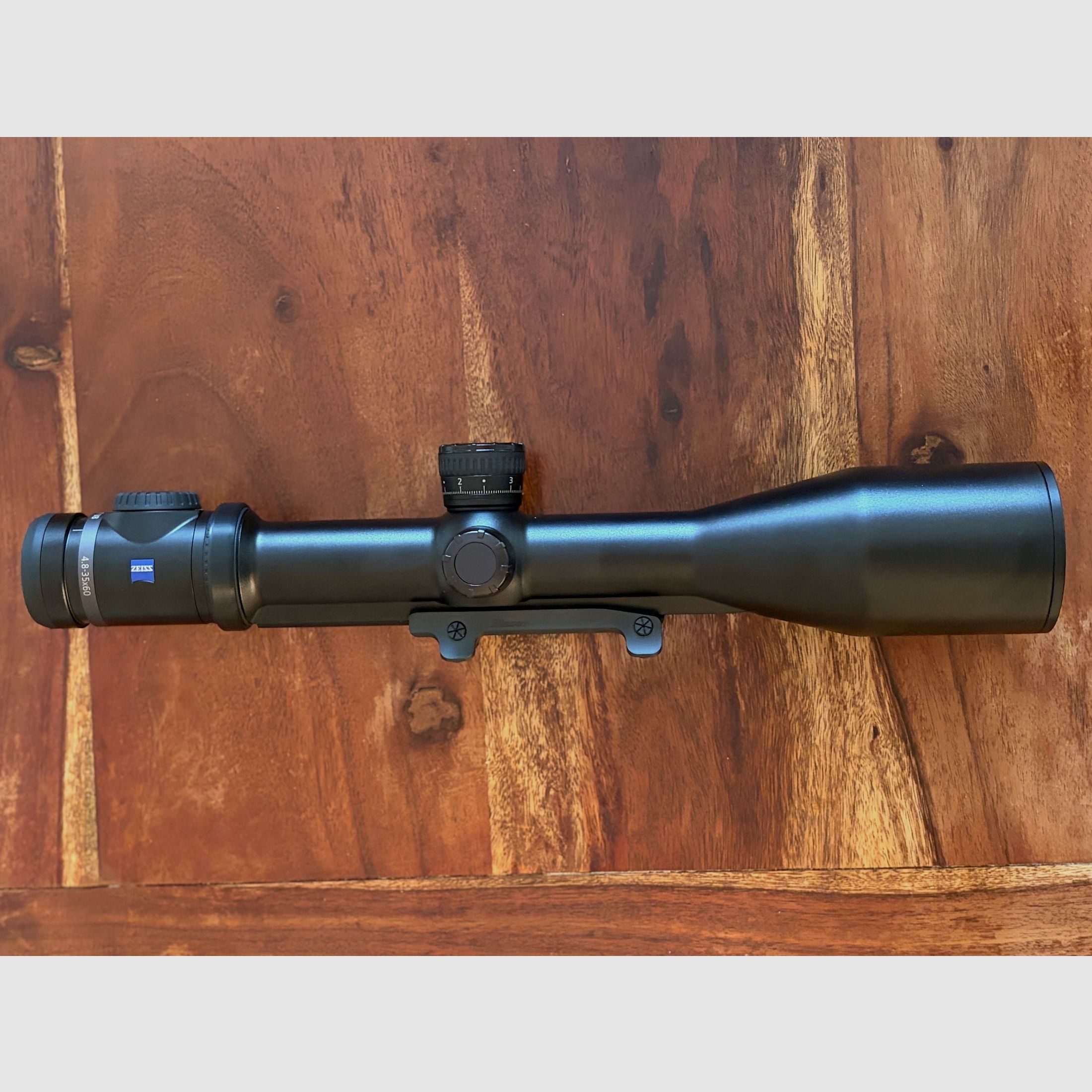 Zieloptik der Extraklasse: Zeiss Victory V8 4.8-35x60 Zielfernrohr, Ausführung mit Schiene,  LA 43 und ASV , Bild 4 von 4