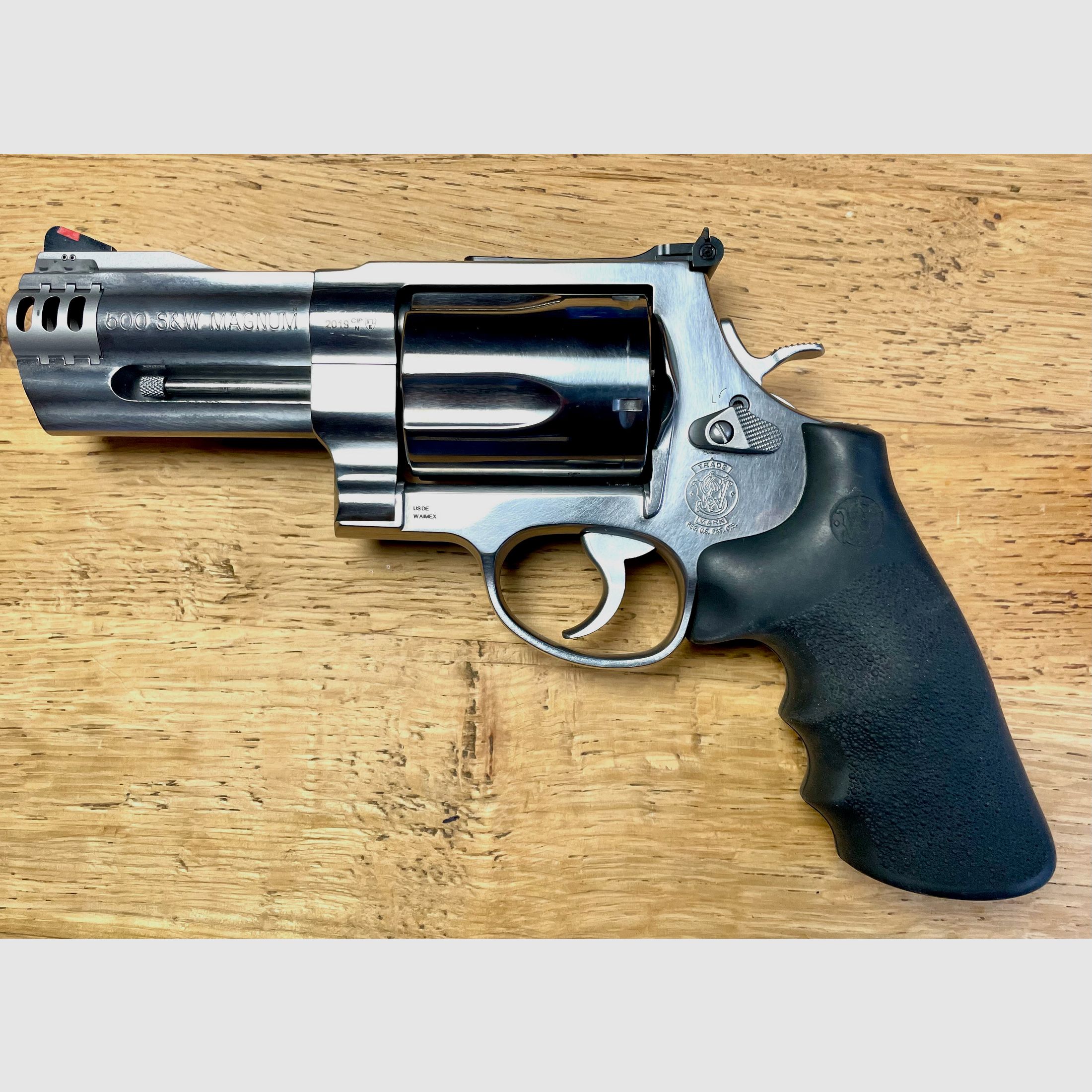 Smith & Wesson Revolver modello S&W 500 - lunghezza della canna 4" con compensatore