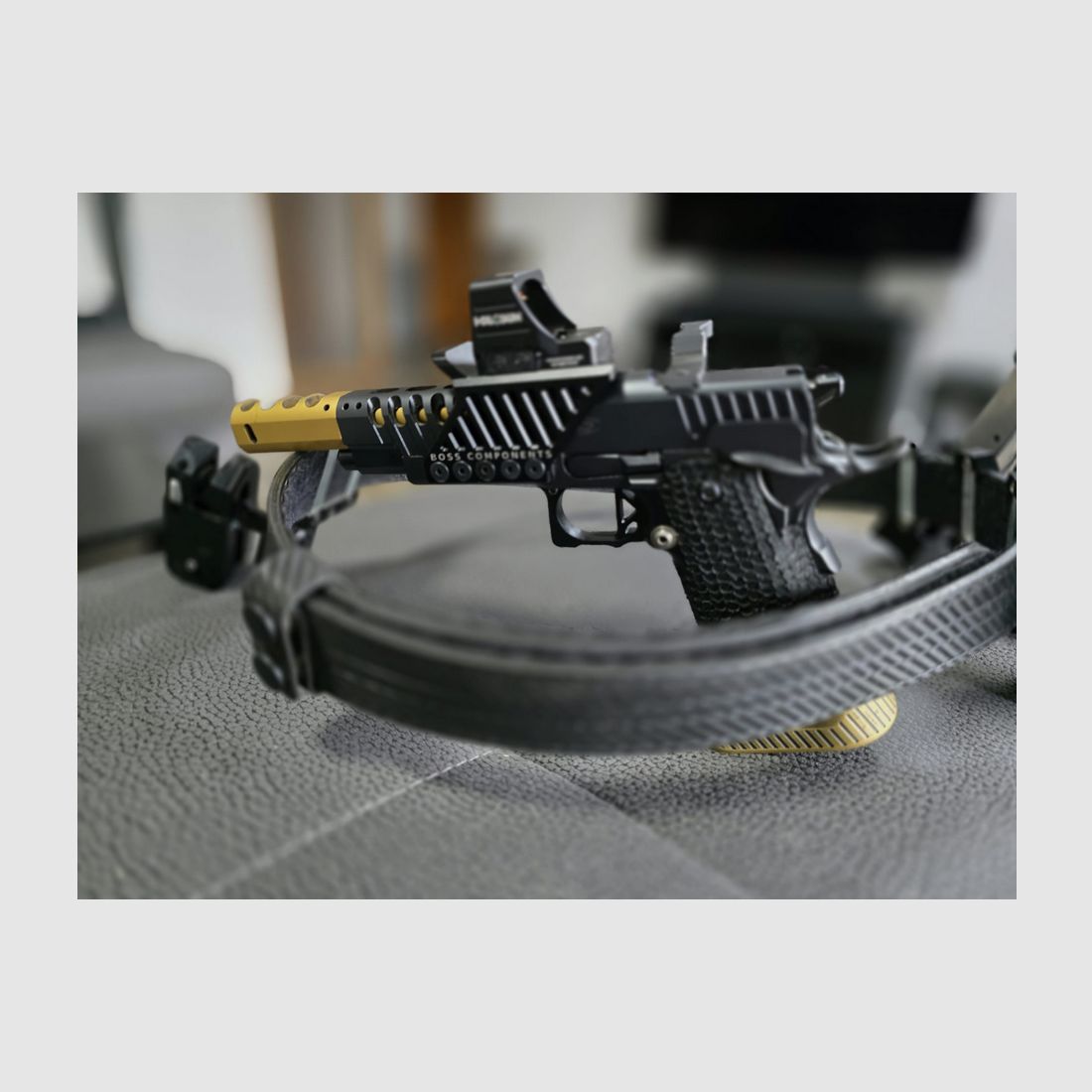 2011 HPS Racegun Open Master 9mm Major + STI Veriegelungsblock für das DAA X Holster + 4x DAA Magazintaschen + Magnet inkl. 4 STI Magazine (je 20 Schuss) + 1000 Geschosse