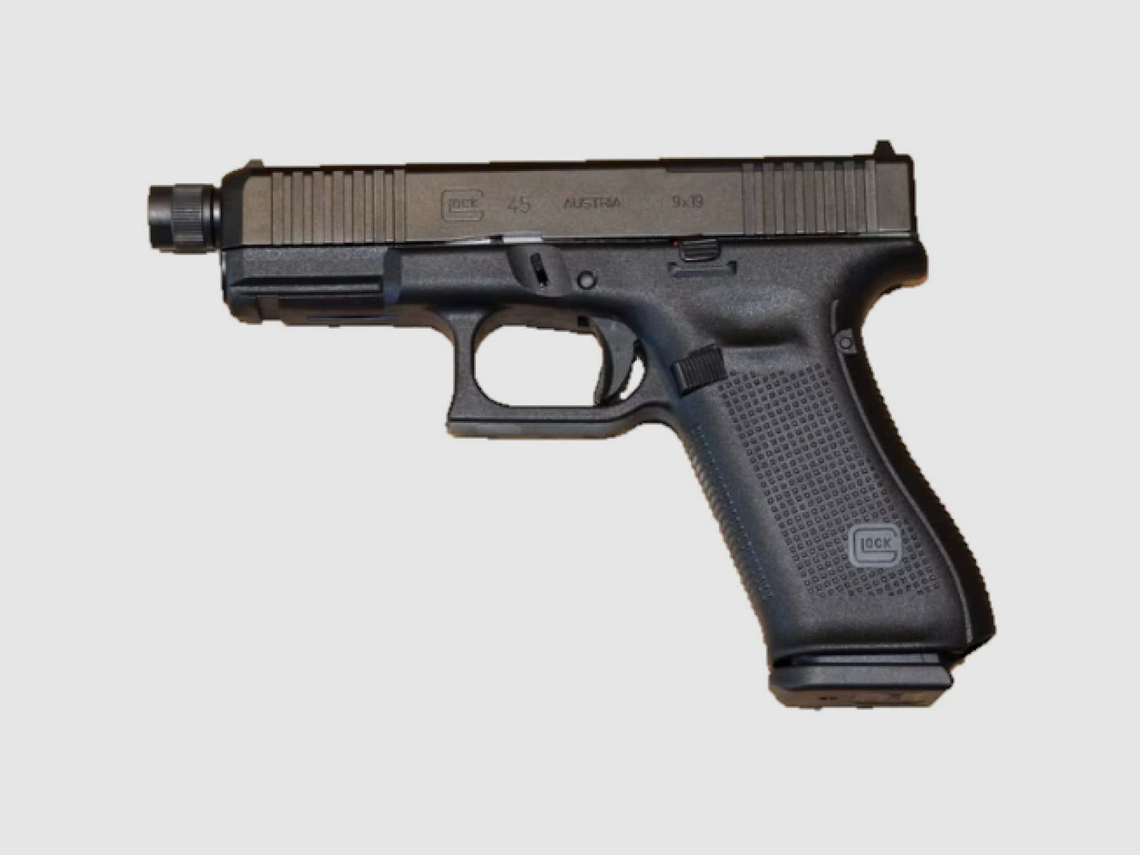 Glock 17 Gen5 mit Gewindelauf M13,5x1 links