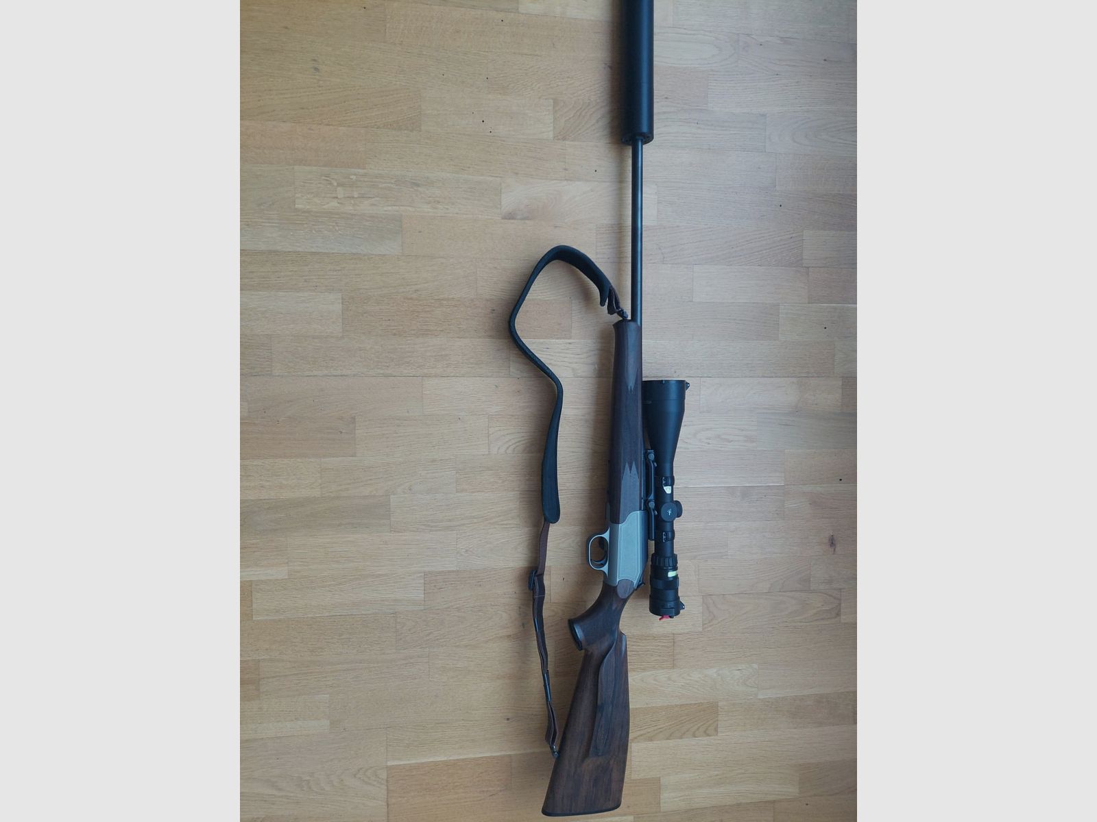 RESERVIERT -  Blaser R93 Standard 7×64 mit Zielfernrohr & Schalldämpfer