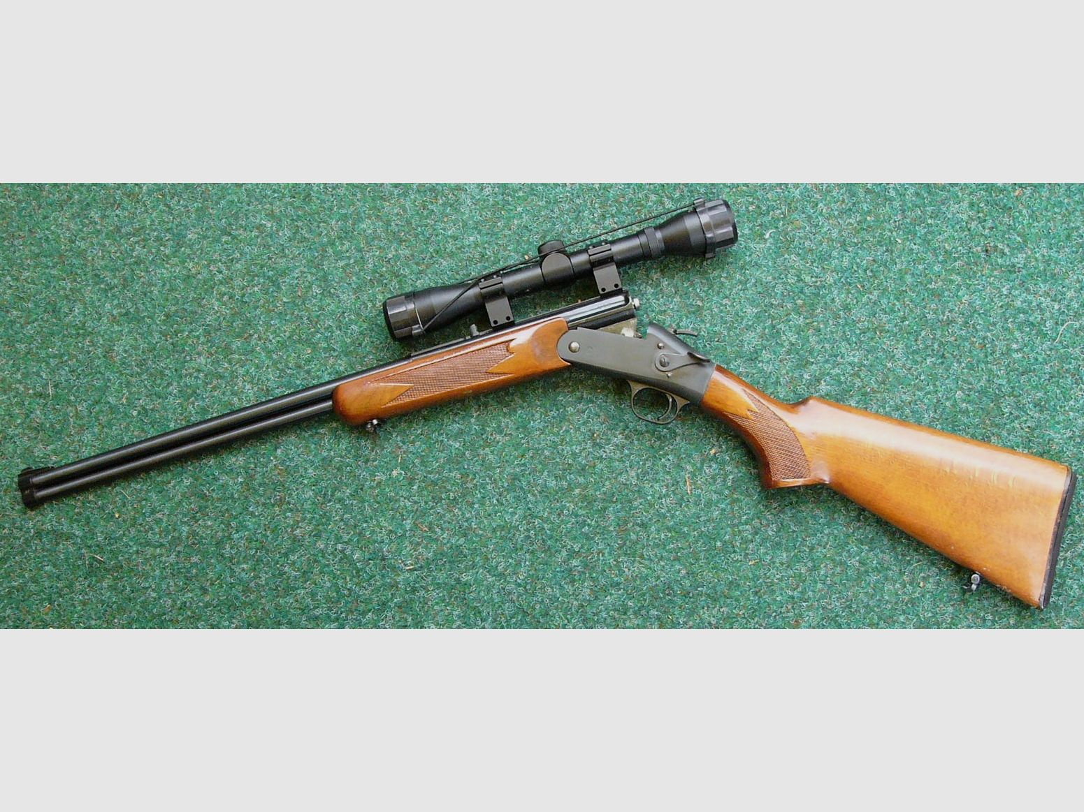 Rhöner Bockbüchsflinte  (Schonzeitbüchse) Cal. 9mm Flobert (glatter Lauf) + .22 lfb, mit Zielfernrohr 4 x 32, gebraucht, guter Zustand 