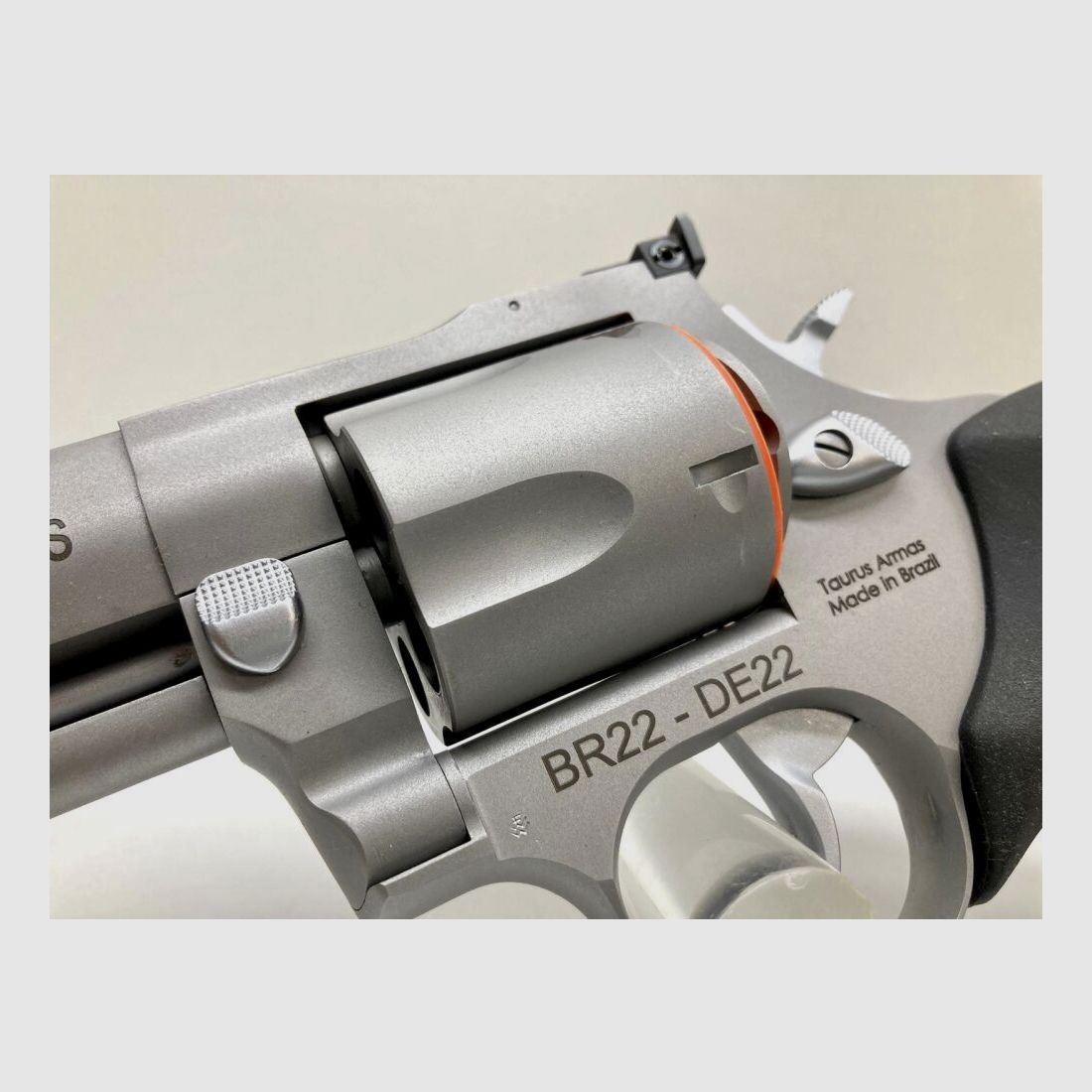 TAURUS	 Raging Bull  - Waffen Friedrichs
