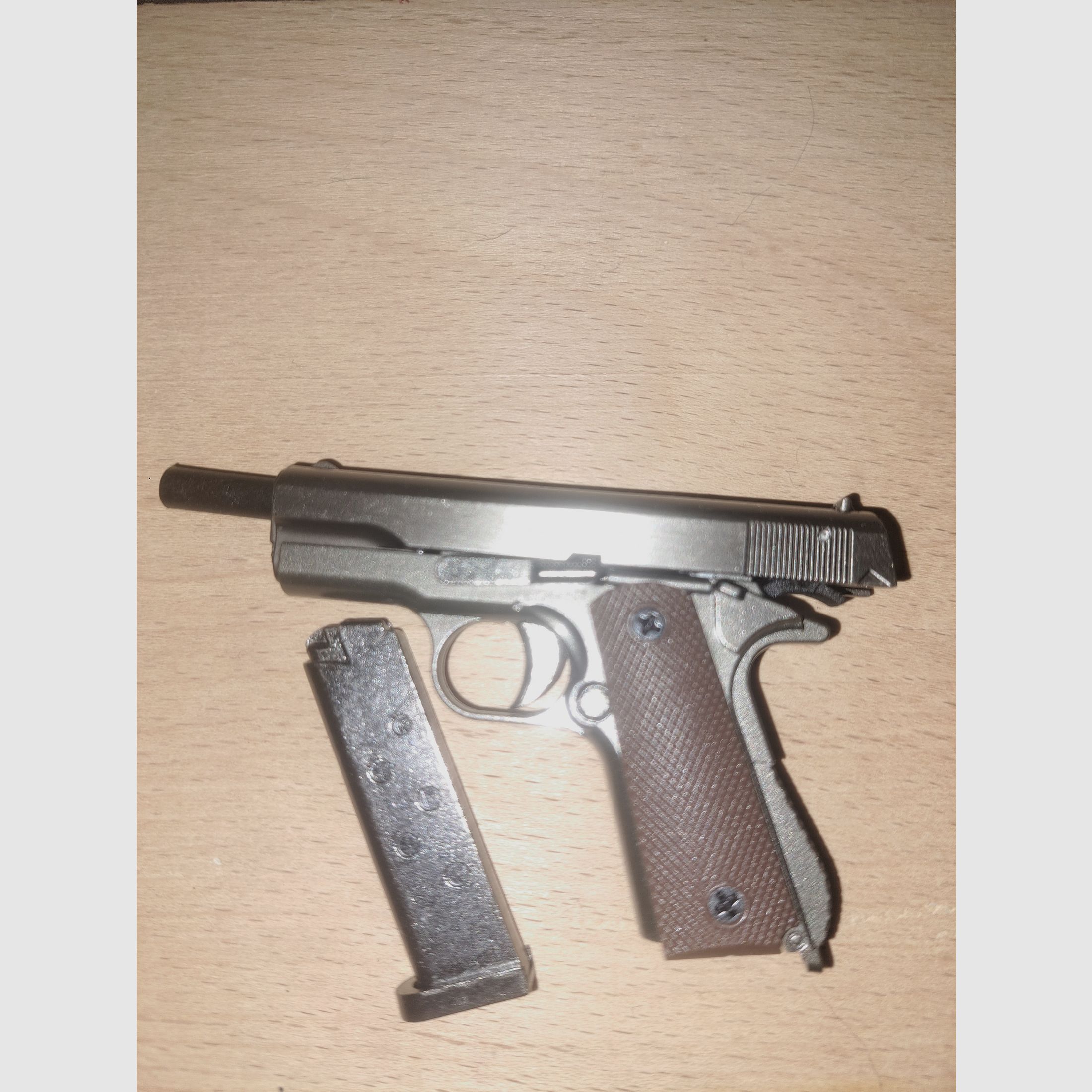 Schlüsselanhänger 1:3 Modell "Colt Government 1911"