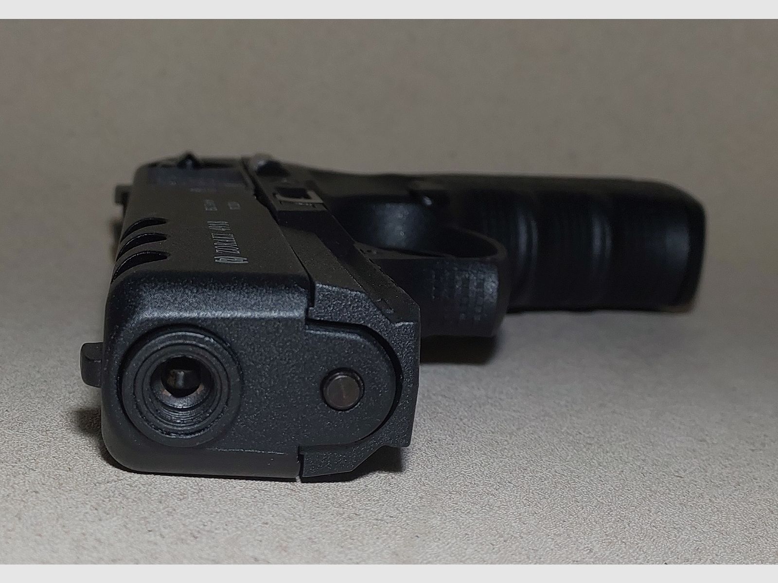 Zoraki 4918 Schreckschuspistole Kal. 9mm P.A.K. (PTB 1110) schwarz  neuwertig!