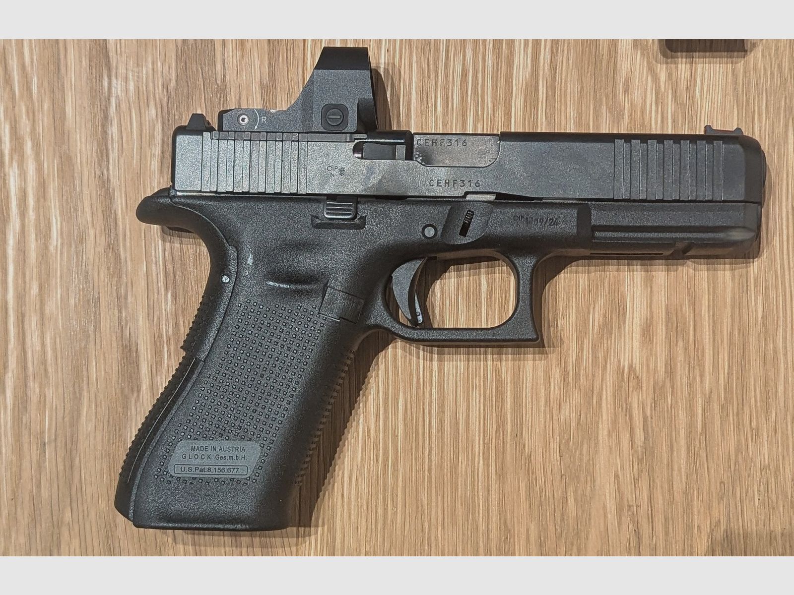 Glock 17 Gen 5 MOS + 4 Magazine + Holster