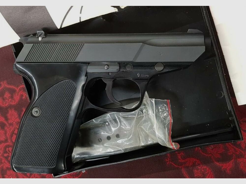 Walther P5