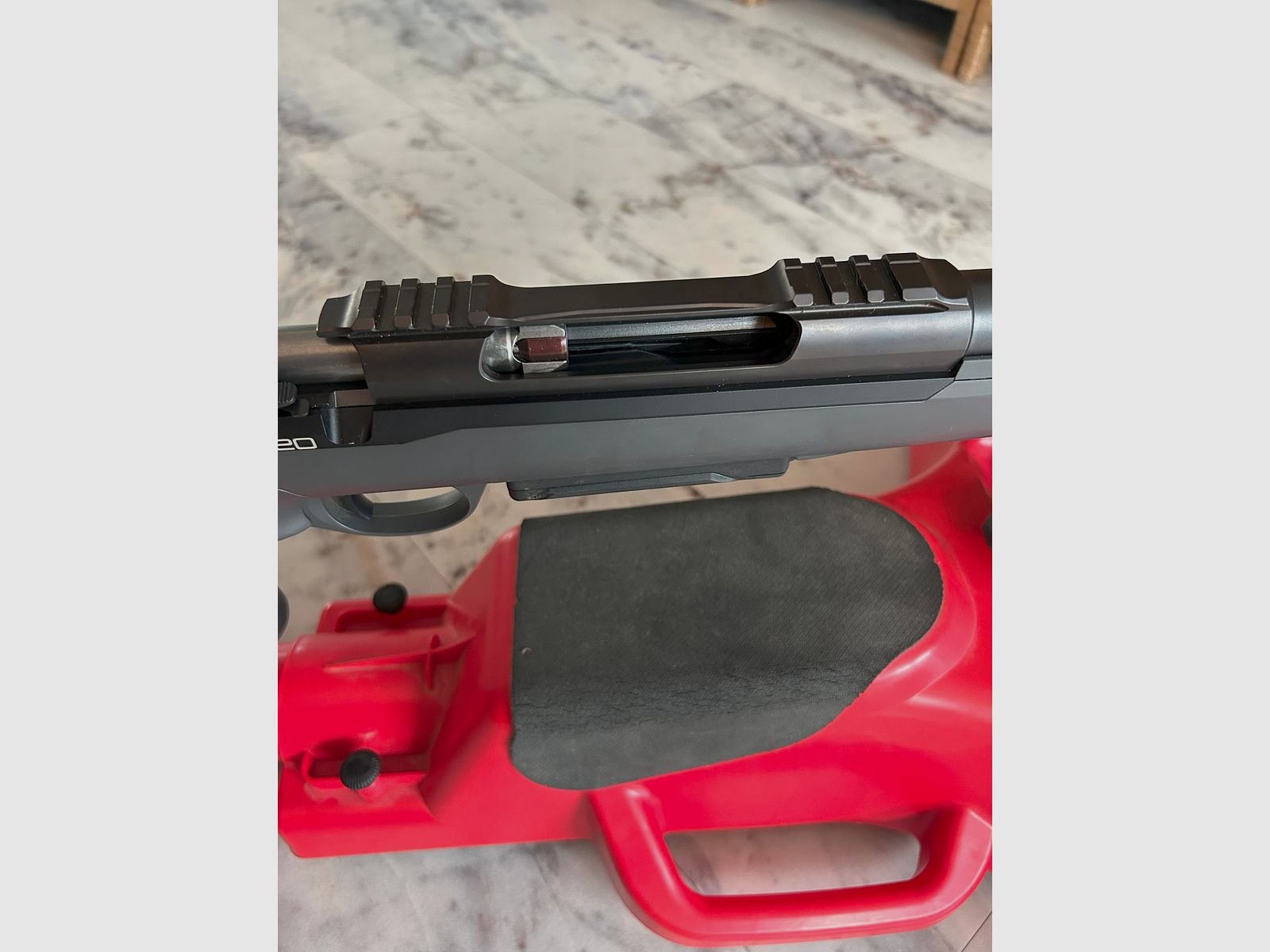  Repetierbüchse Sako S2o Hunter 30-06 Kurz mit Lochschaft und Schalldämpfer