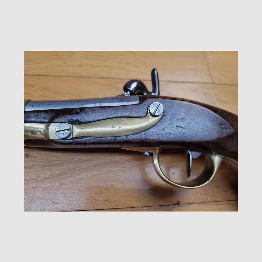 Sehr schöner französischer Pistol Modell 1822 TBIS – neu gebaut unter dem Zweiten Kaiserreich – M.I St Étienne – April 1855 – Mono-Nummer – Seltenheitszustand für ein sehr schönes Exemplar – TBE+, Bild 19 von 25