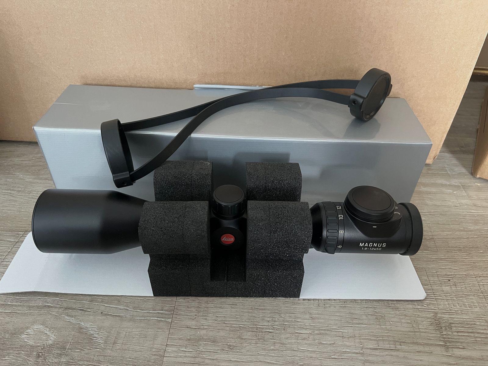 Leica Magnus 1,8-12x50 telescopio L-4A COMO NUEVO riel LMZ