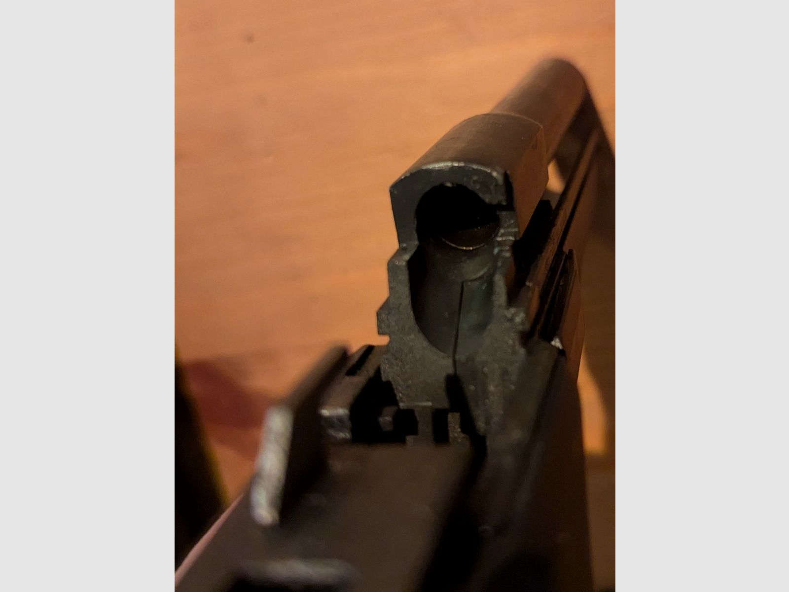 Umarex Walther P88 Compact 9mm Schreckschuss inkl. Holster, Ersatzmagazin, Abschussbecher, Reinigungsbürste, Transportkoffer und Ersatzteilset.