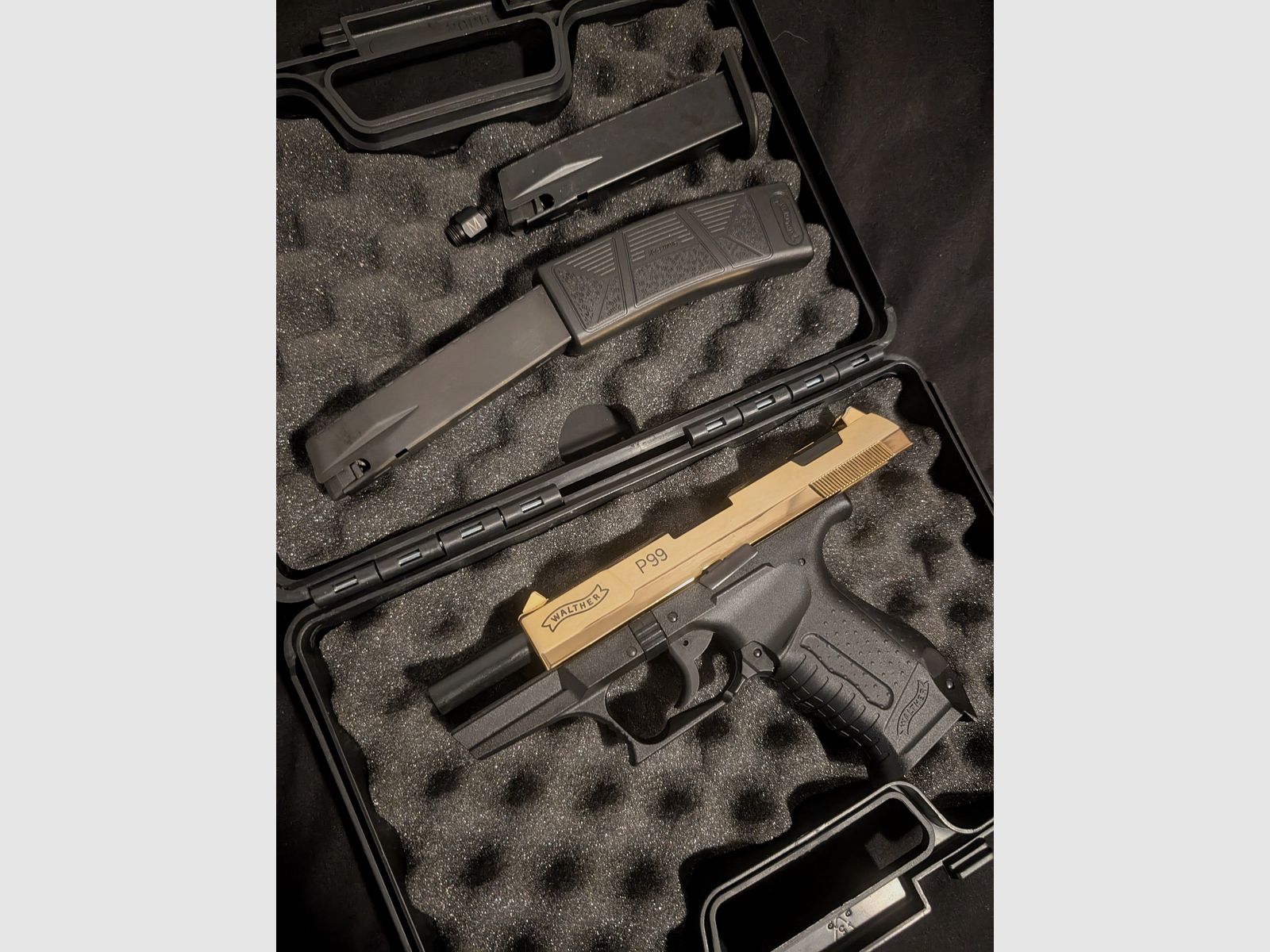 Walther P99 - P.A.K - 9mm (Gold) + Erweitertes Magazin 