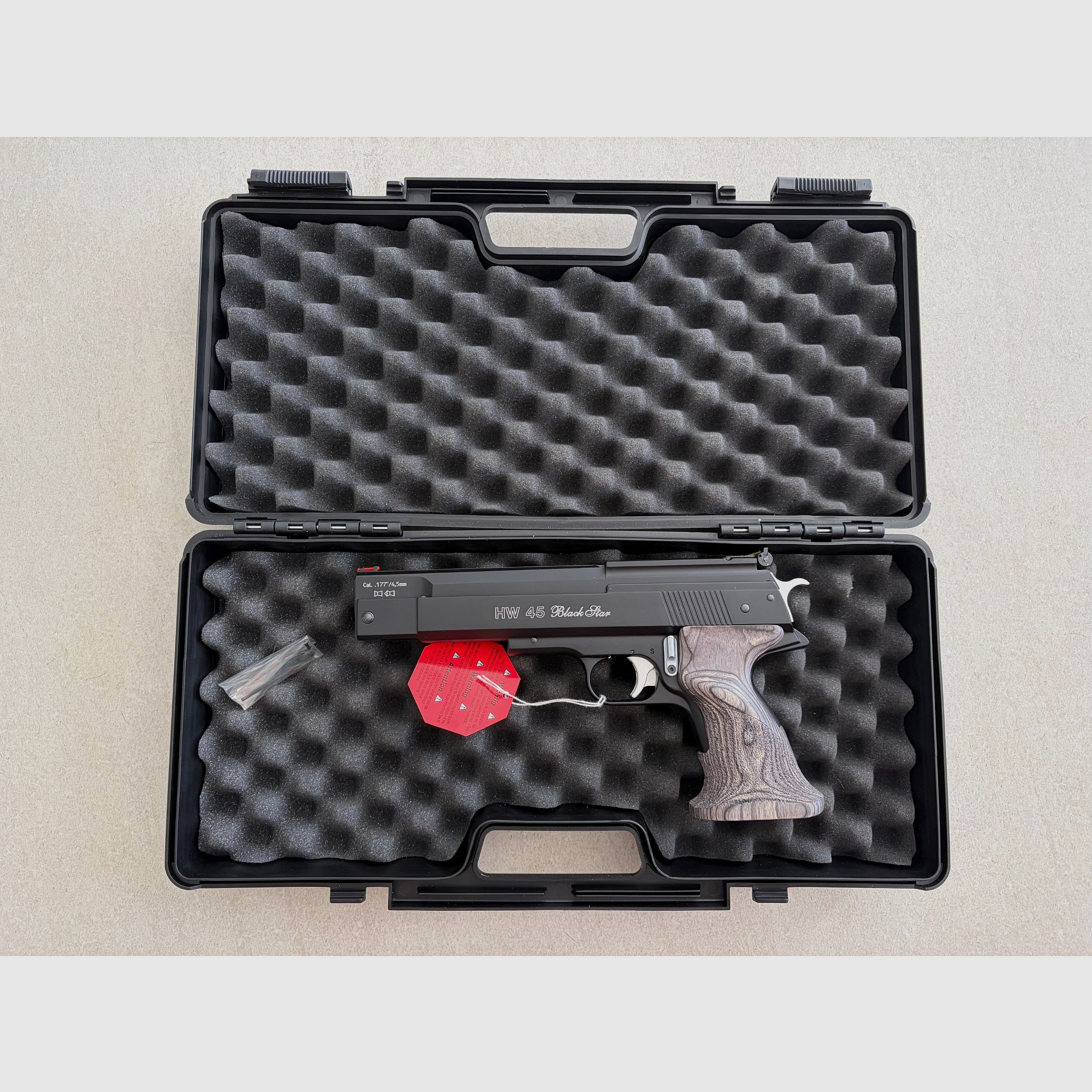 HW 45 Black Star | New & unused | Gun case | 4.5 mm