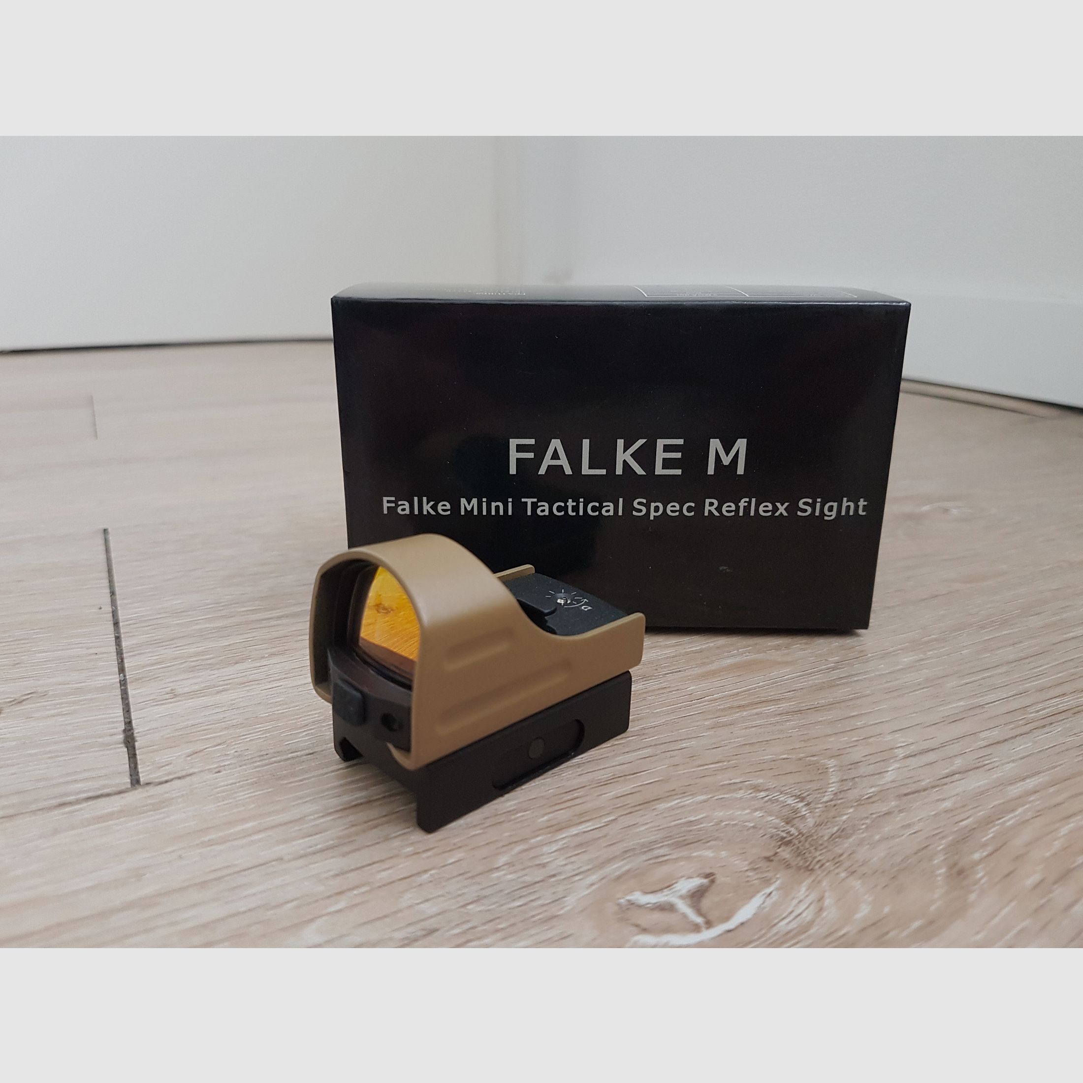 Falke M