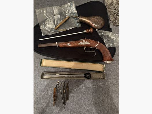 Raridad: Pedersoli Charles Moore LTD Edición 021/100 – Cal. .31 – Grabado maestro R. Sanzogni – Modelo de aniversario