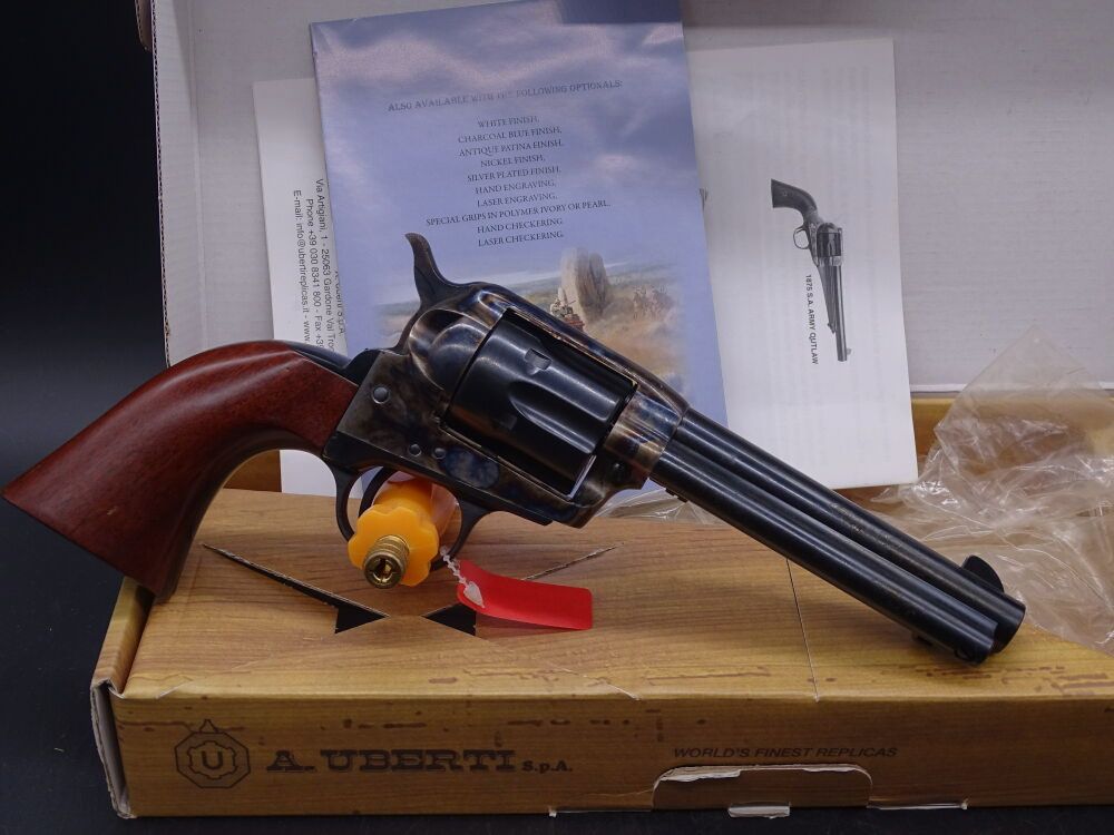Uberti 1873 Cattleman Stallion 4 3/4 " caliber .22lr Cattleman 1873
