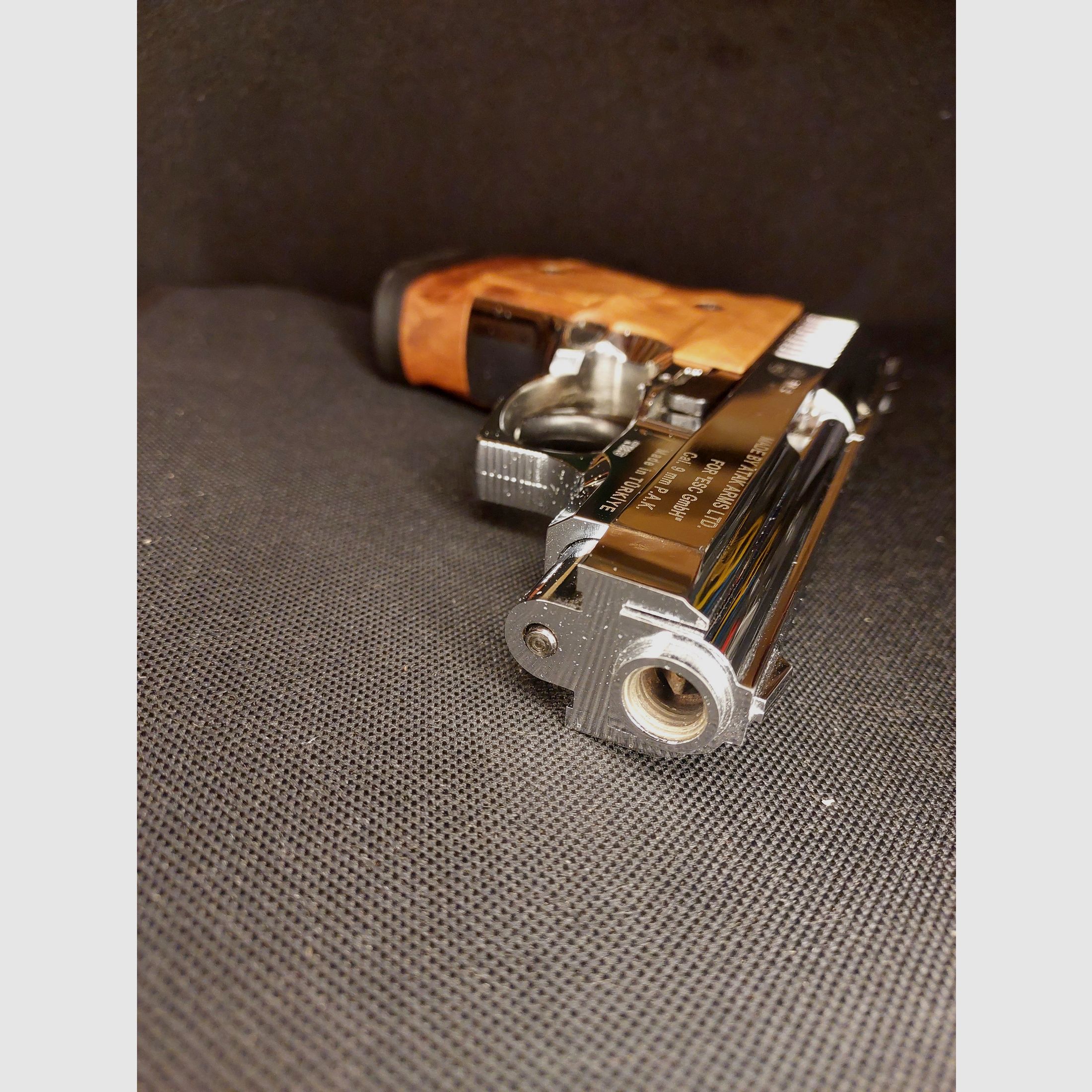 Zoraki 914 blank firing pistol 9mm P.A.K. chrome wood look (PTB 972 !!!) with 2 magazines and 2 pairs of grips - as good as new!