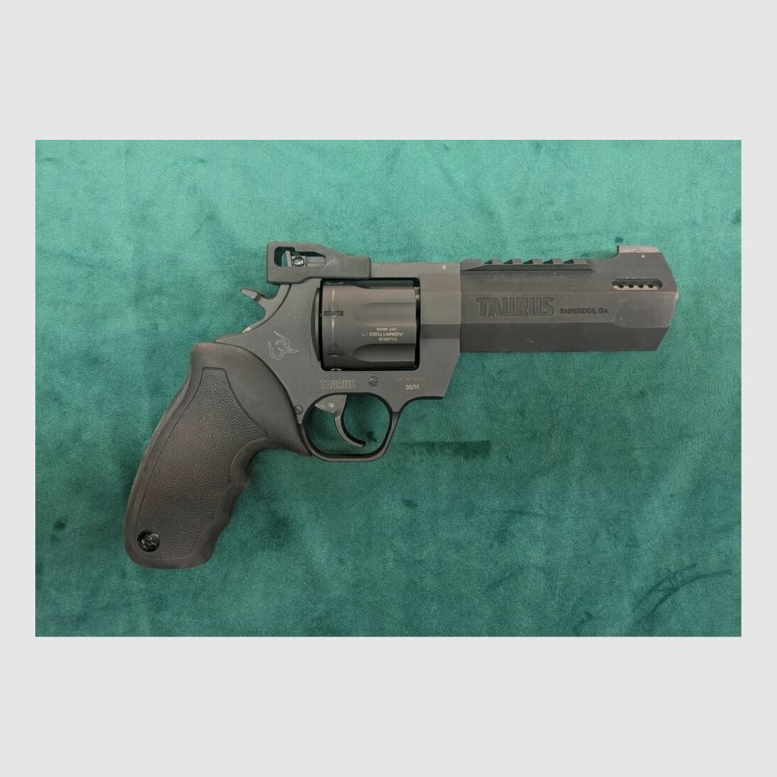 Taurus Raging Hunter 5 1/8" Schwarz