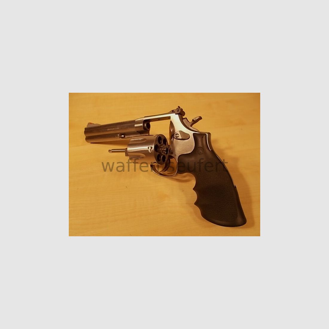 Smith & Wesson 686-5 6-Inch Stainless Revolver