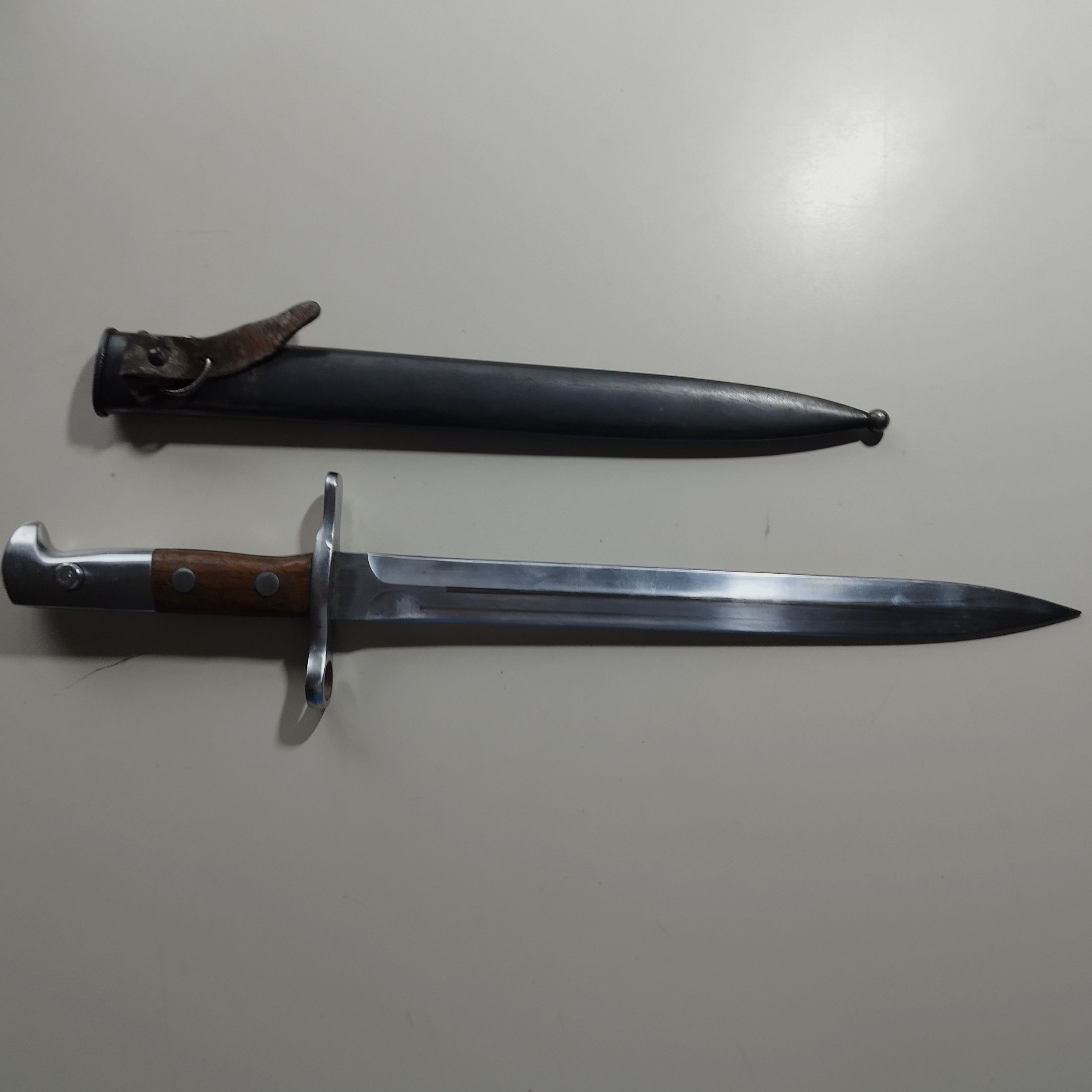 Schweizer Bajonett "Elsner Schwyz" Modell 1918 mit Metallscheide