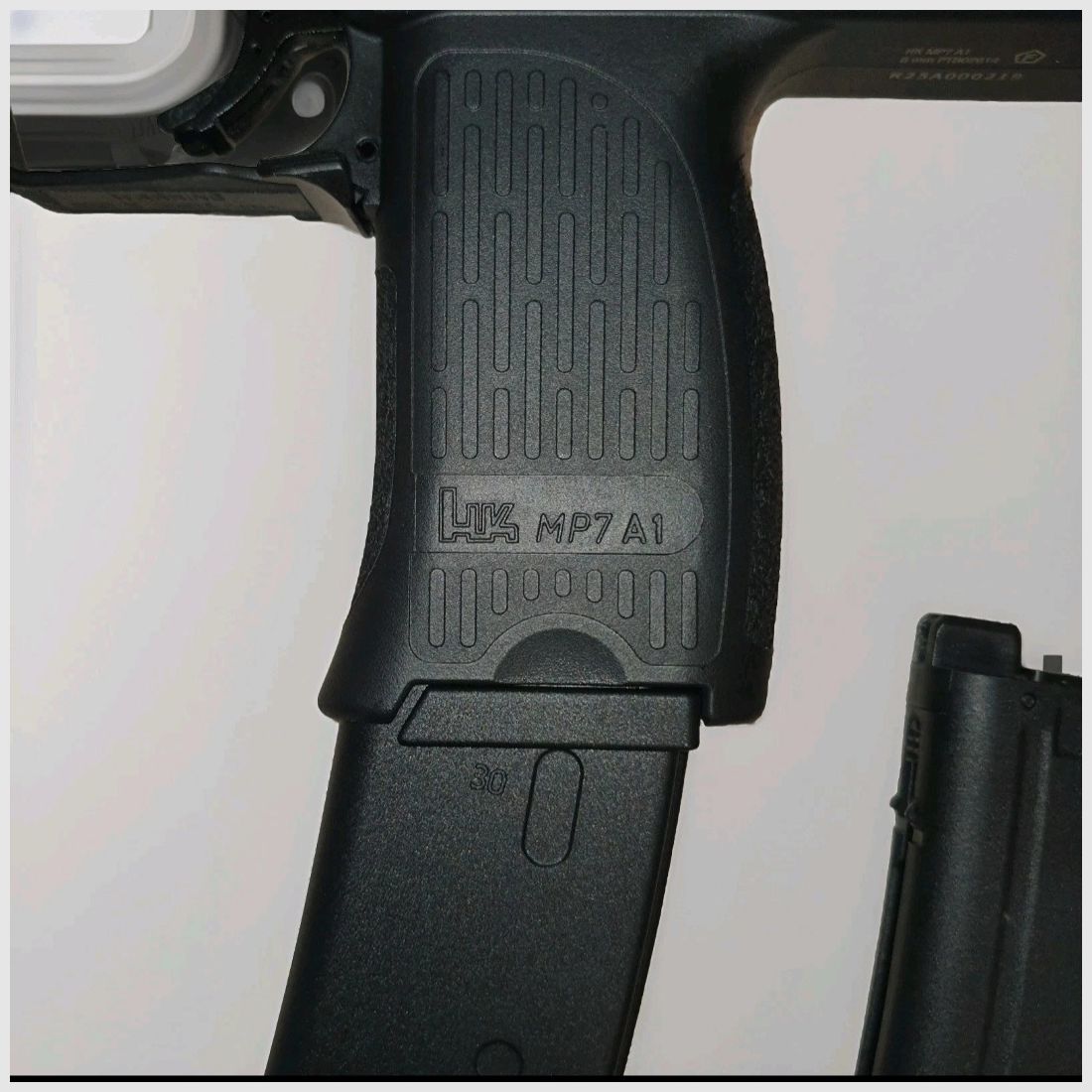 HK/Umarex MP7A1 GBB Airsoftreplica + vervangmagazijn