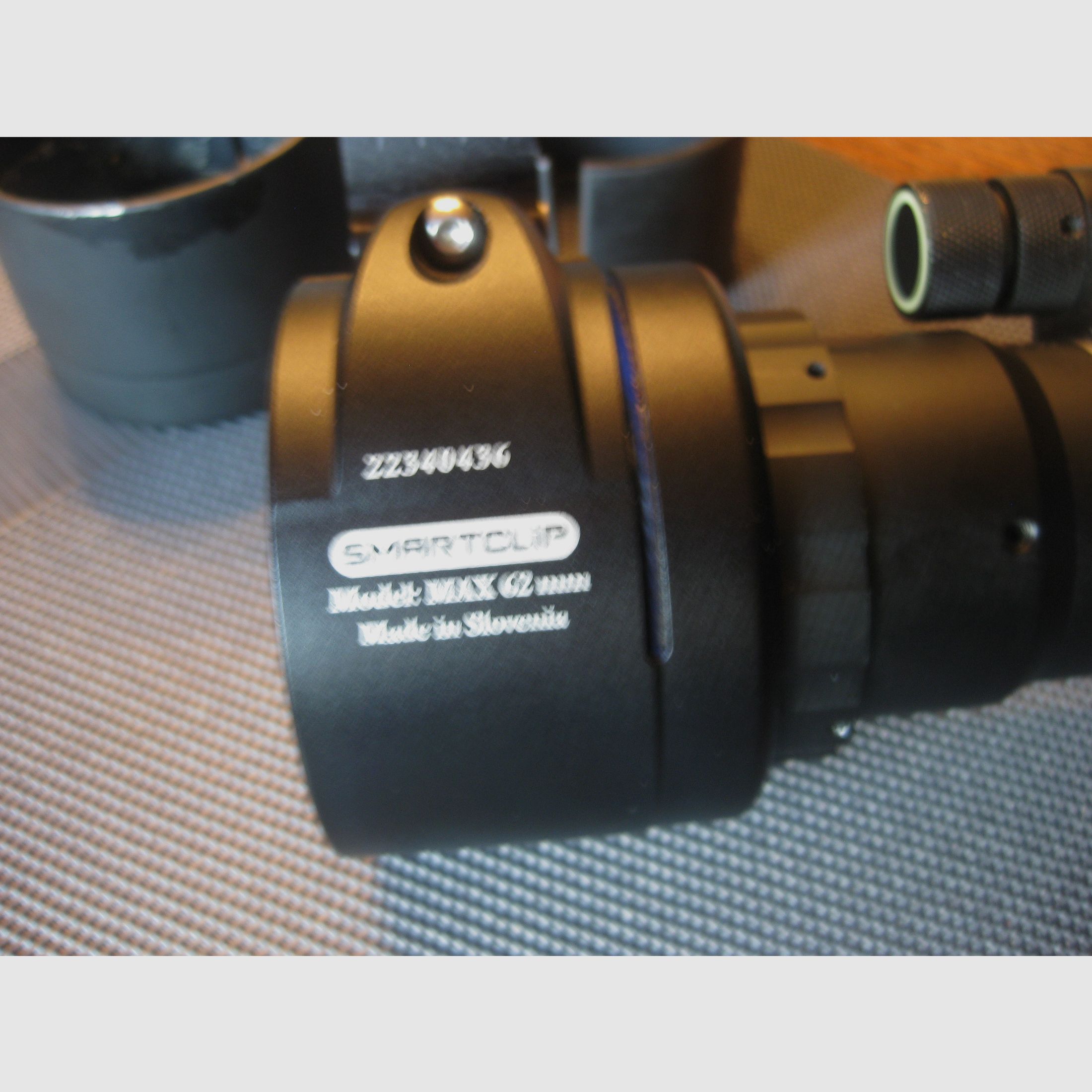 HECHO EN ALEMANIA = Jahnke DJ-8 NSV 1x56 con tubo TOP verde! Clase de potencia 2 en clasificación 1 sin puntos con función AG=Autogating! Proyector Jahnke Phönix FOCUS y 2 adaptadores para diámetro exterior de 62 mm, por lo tanto, generalmente para objetivos de 56 mm, uno de ellos con anillo de compensación para la mayoría de los ZF de 50 mm!