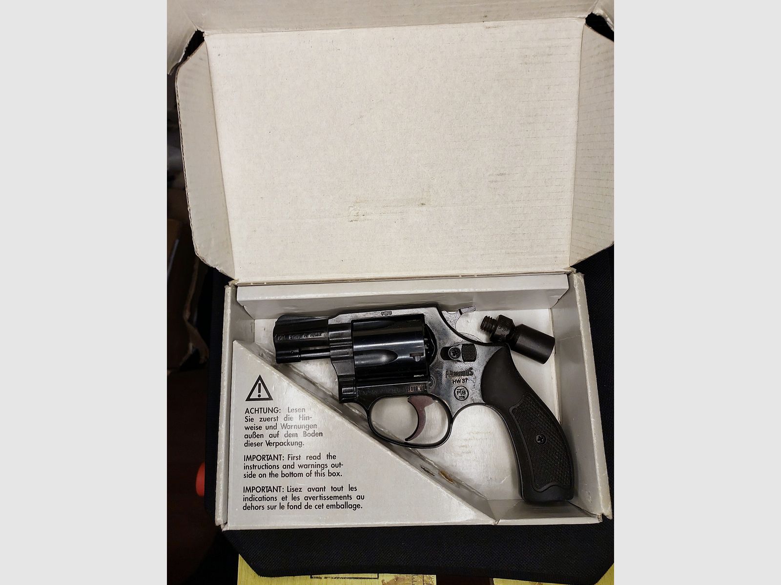 Weihrauch HW37 kal. 9mm R.K. (PTB 887) Arminius HW 37 schreckschuss revolver