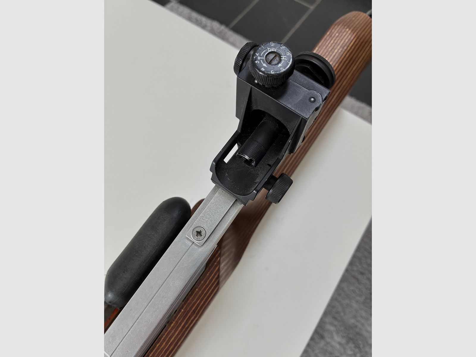 Feinwerkbau Modell 600 karabinek pneumatyczny z spadku