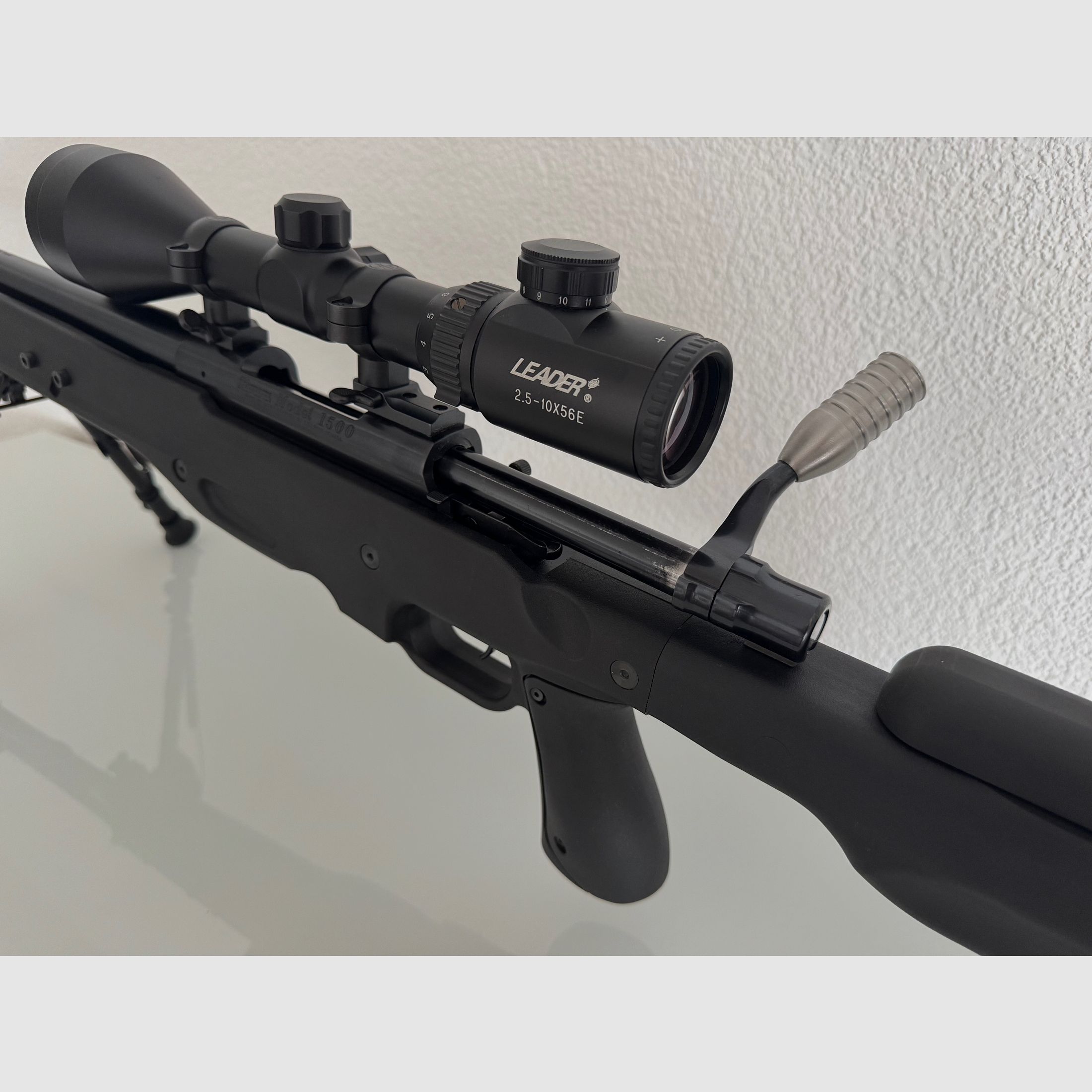 Howa 1500 .223 Rem mit Mündungsbremse und Zweibein Roedale Precison Schaft 
