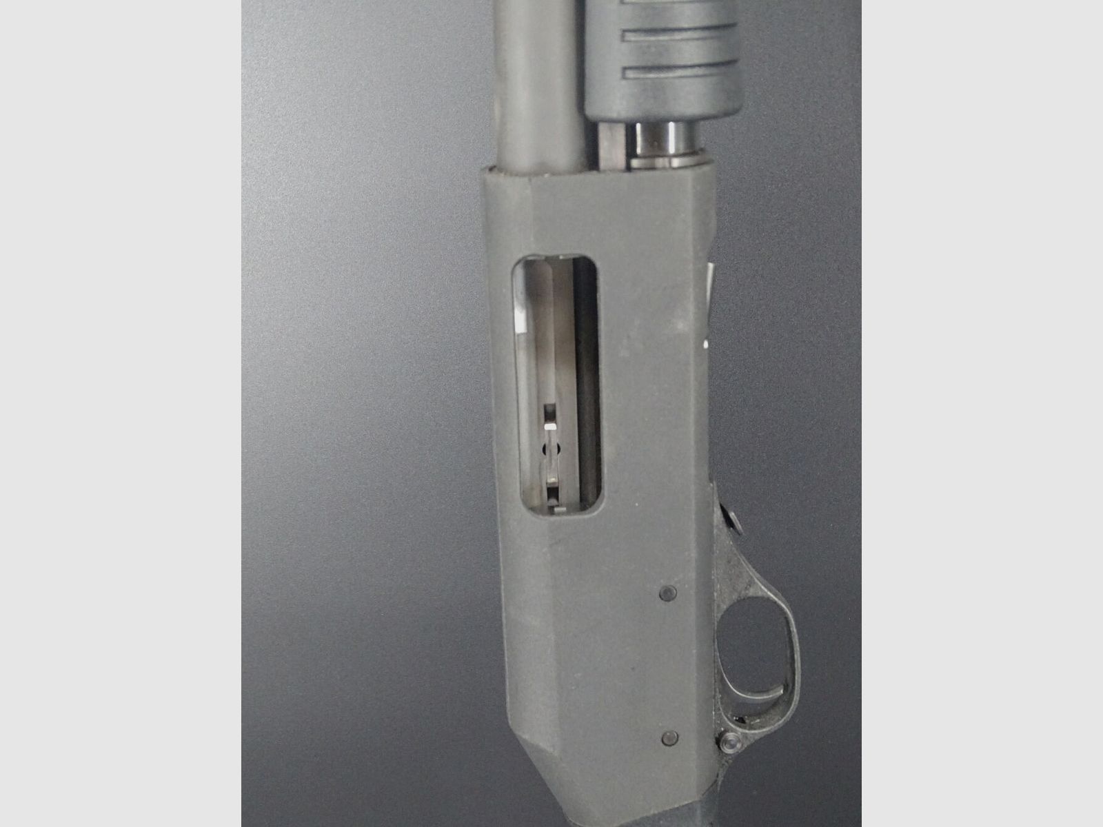 Escopeta repetidora Wischo calibre 12/76 Mag