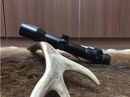 Zeiss Victory V8 1,8-14x50 M, con riel