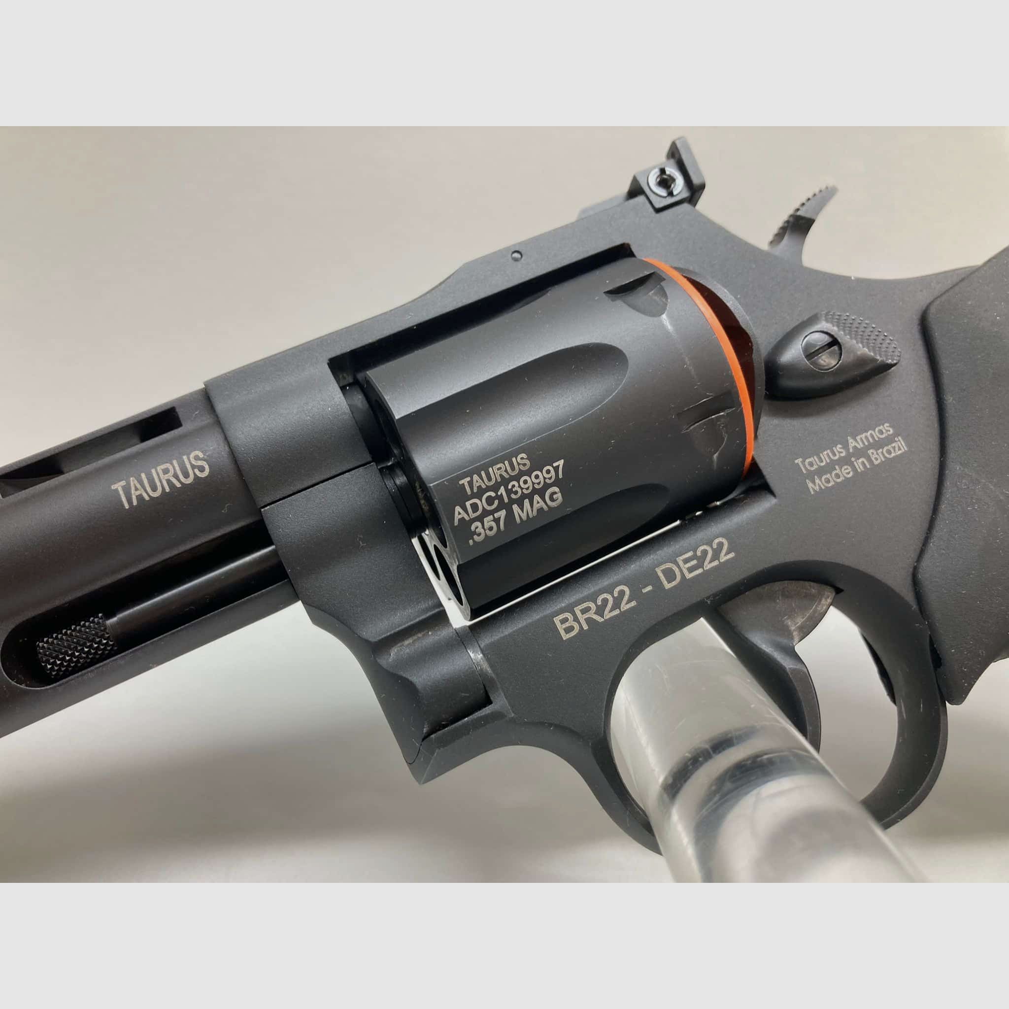 TAURUS 689 | 6″