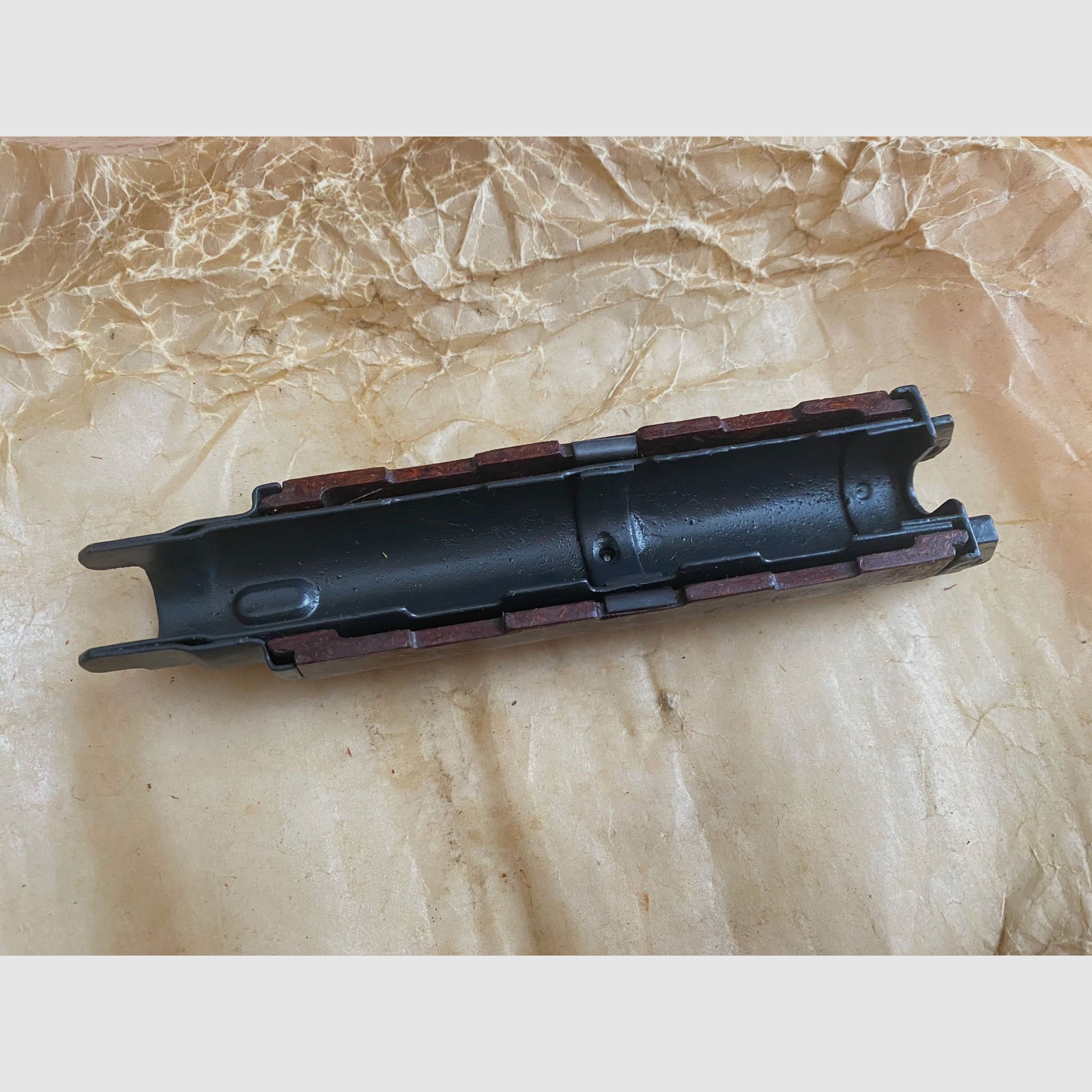 Upper handguard - complete VZ58 (vz.58), image 2 sur 2