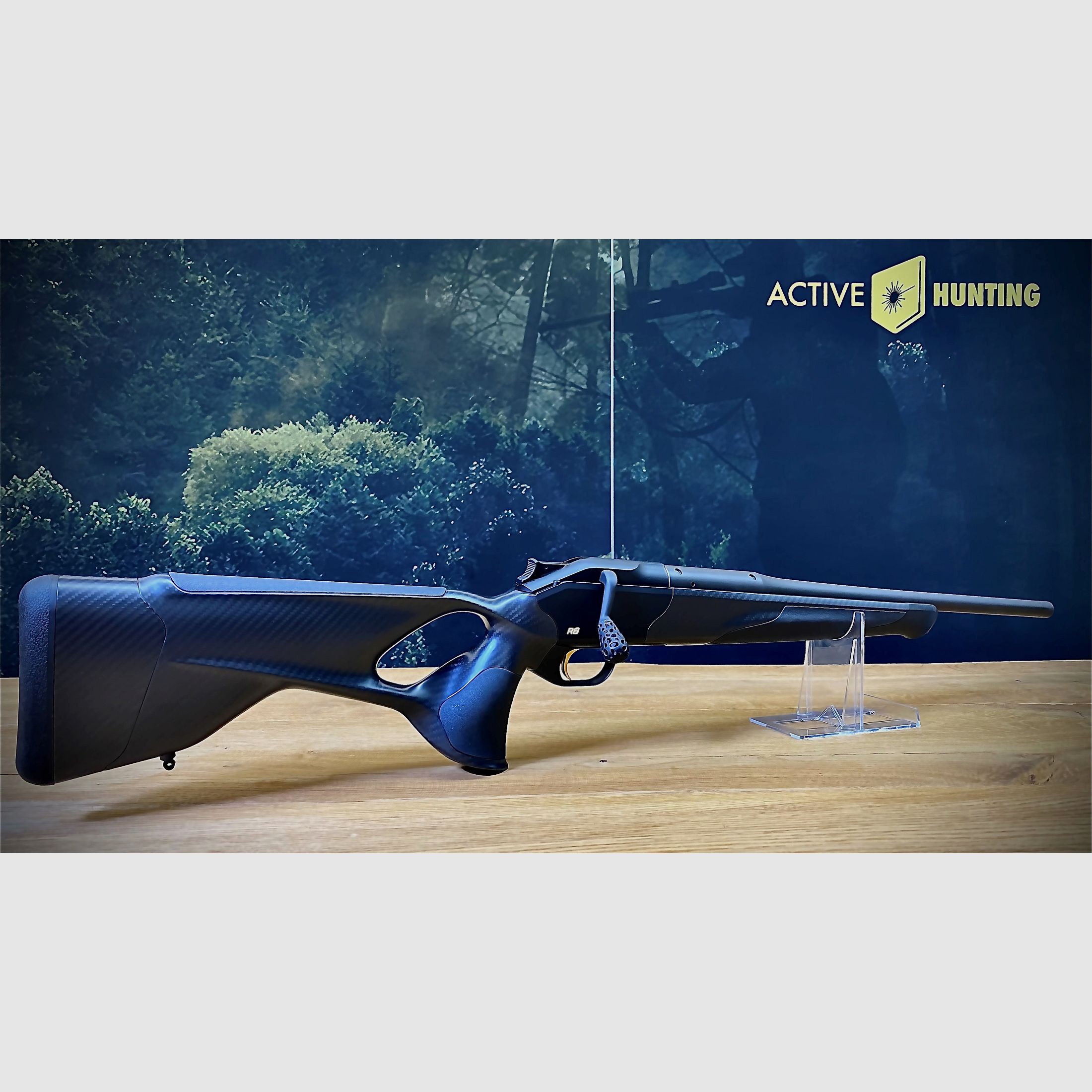 Blaser R8 Ultimate Carbon / elastomer inserts / golden trigger / M15x1 caliber & barrel length of choice