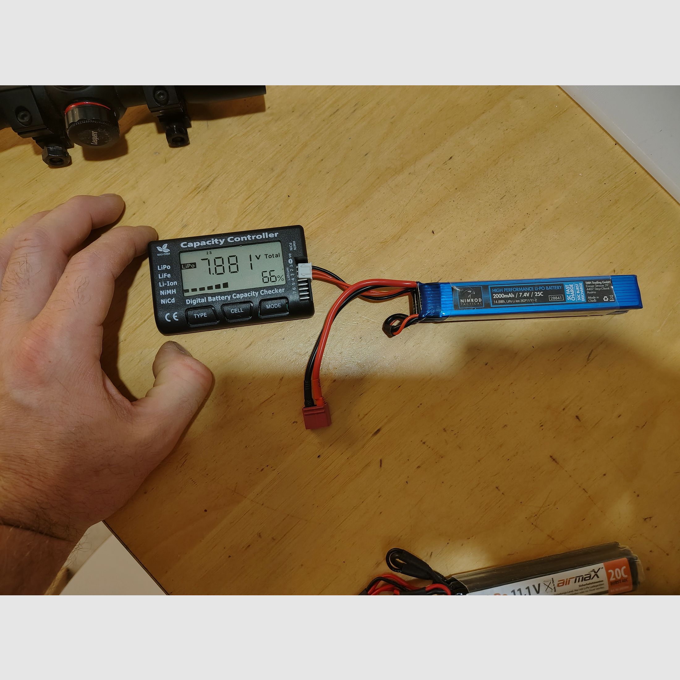 6x Airsoft LiPo Akku Set (11.1V & 7.4V) – Geprüft per Tester + LiPo Guard Tasche