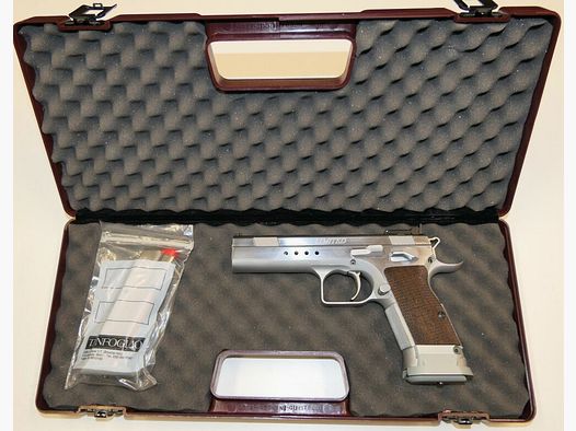 Tanfoglio pistols, Tanfoglio Limited Custom, used .45Auto, .45ACP with spare magazine