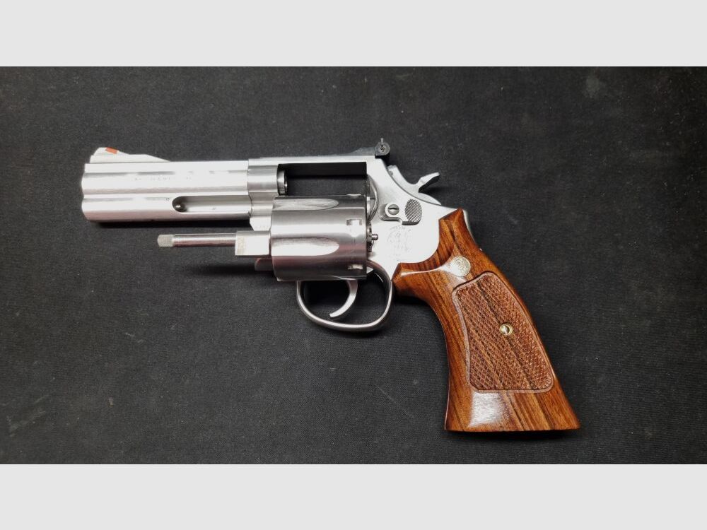 Smith & Wesson (S&W) 686-3