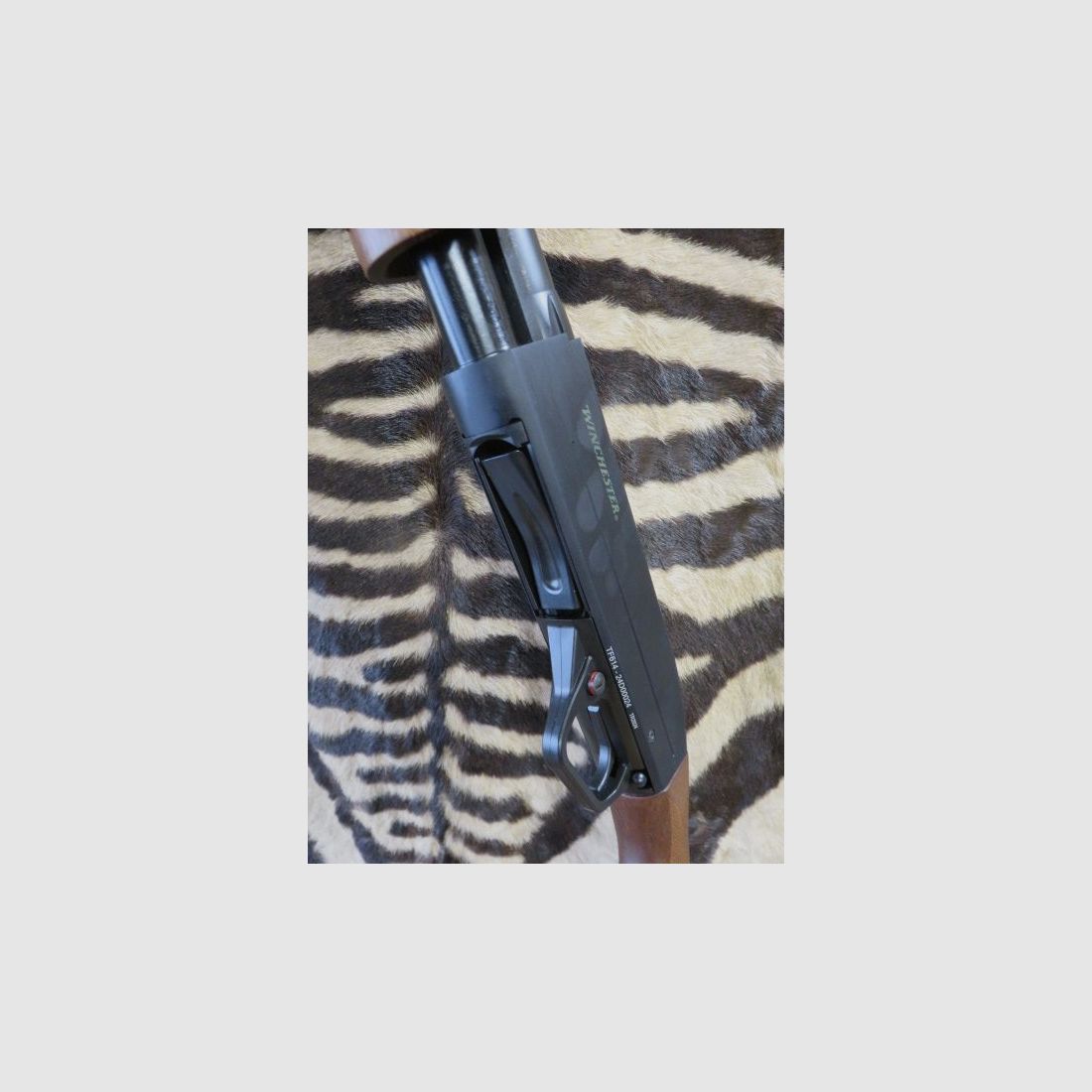 Strzelba pompowana WINCHESTER SXP Trench Rifled Drewno kal. 12/76 lufa 61 cm gwintowana., zdjęcie 6 z 10