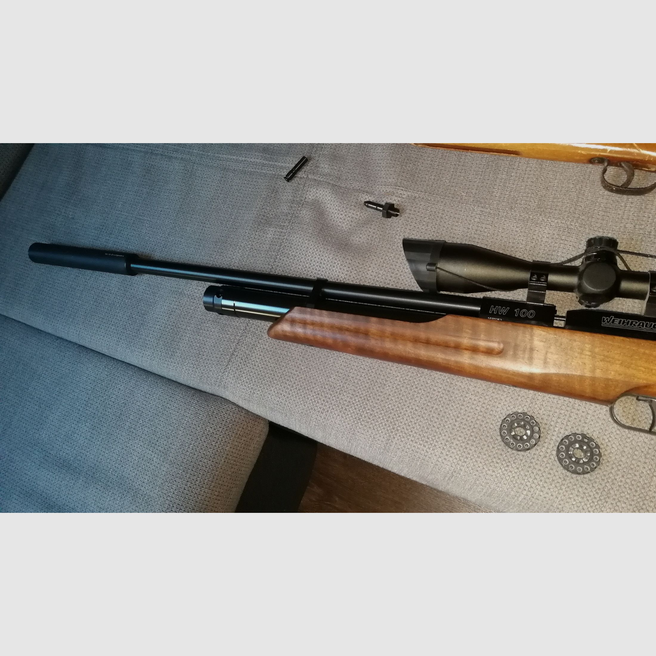 Incienso HW 100 T FSB con bomba de aire comprimido M 220 con mira telescópica, silenciador y accesorios (ver fotos) + 2 rifles de aire más antiguos como regalo