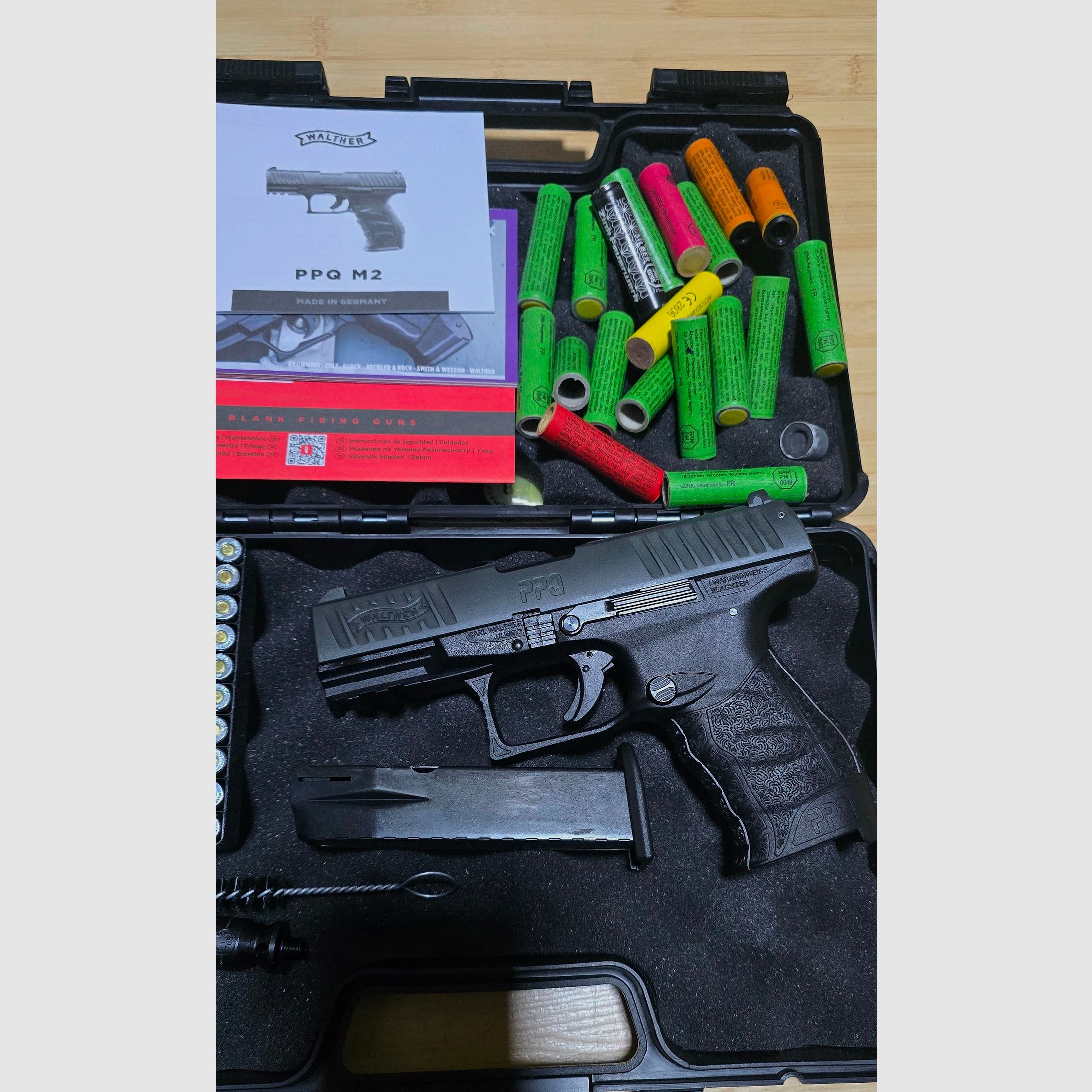 Walther PPQ Schreckschuss 9mm PAK Silvester Set Pyros
