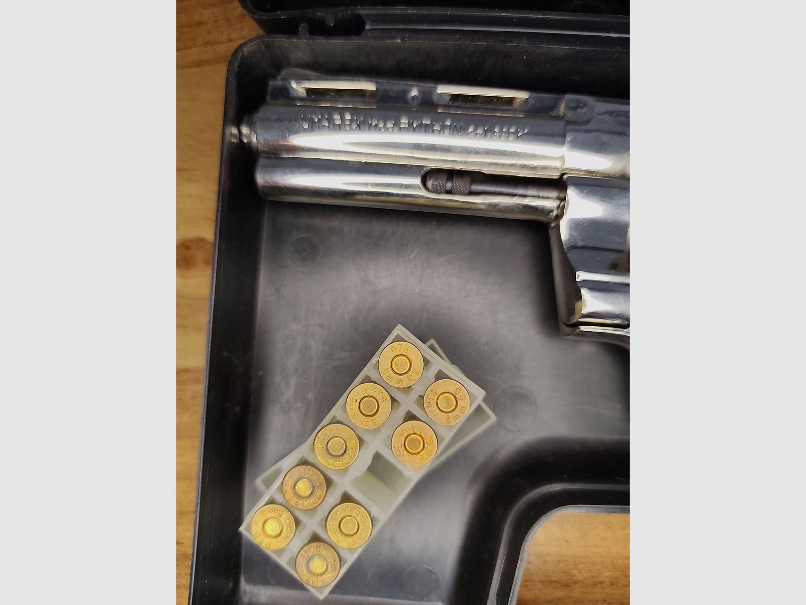 UMAREX Python 9mm R    !!!Defekt an Bastler kleine Feder gebrochen!!!
