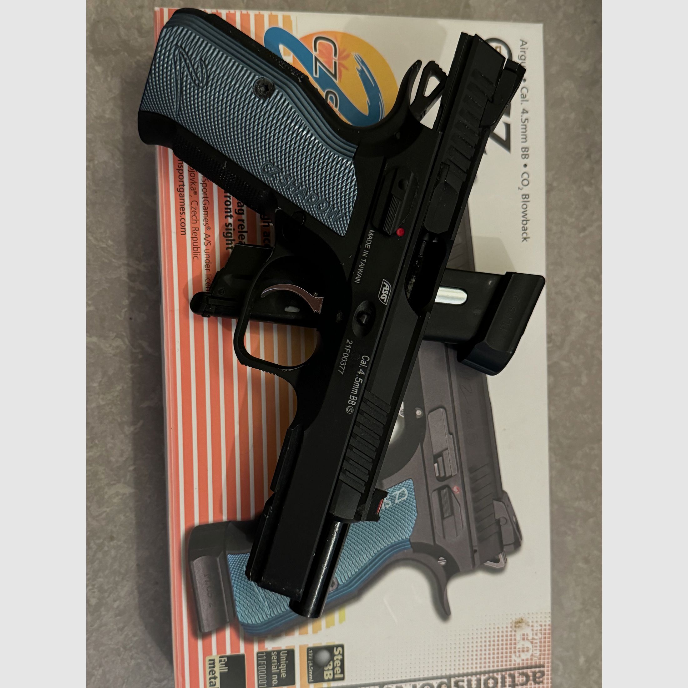 KJ Works CZ Shadow 2 Vollmetall CO2 BlowBack 4,5 mm BB noir