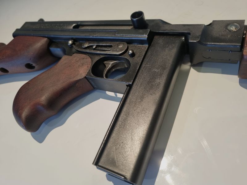 ORIGINAL US THOMPSON M1A1 EU-DEKO TOMMY GUN Mit Zertifikat (kein Kar 98 , Mp40 , Mg42)