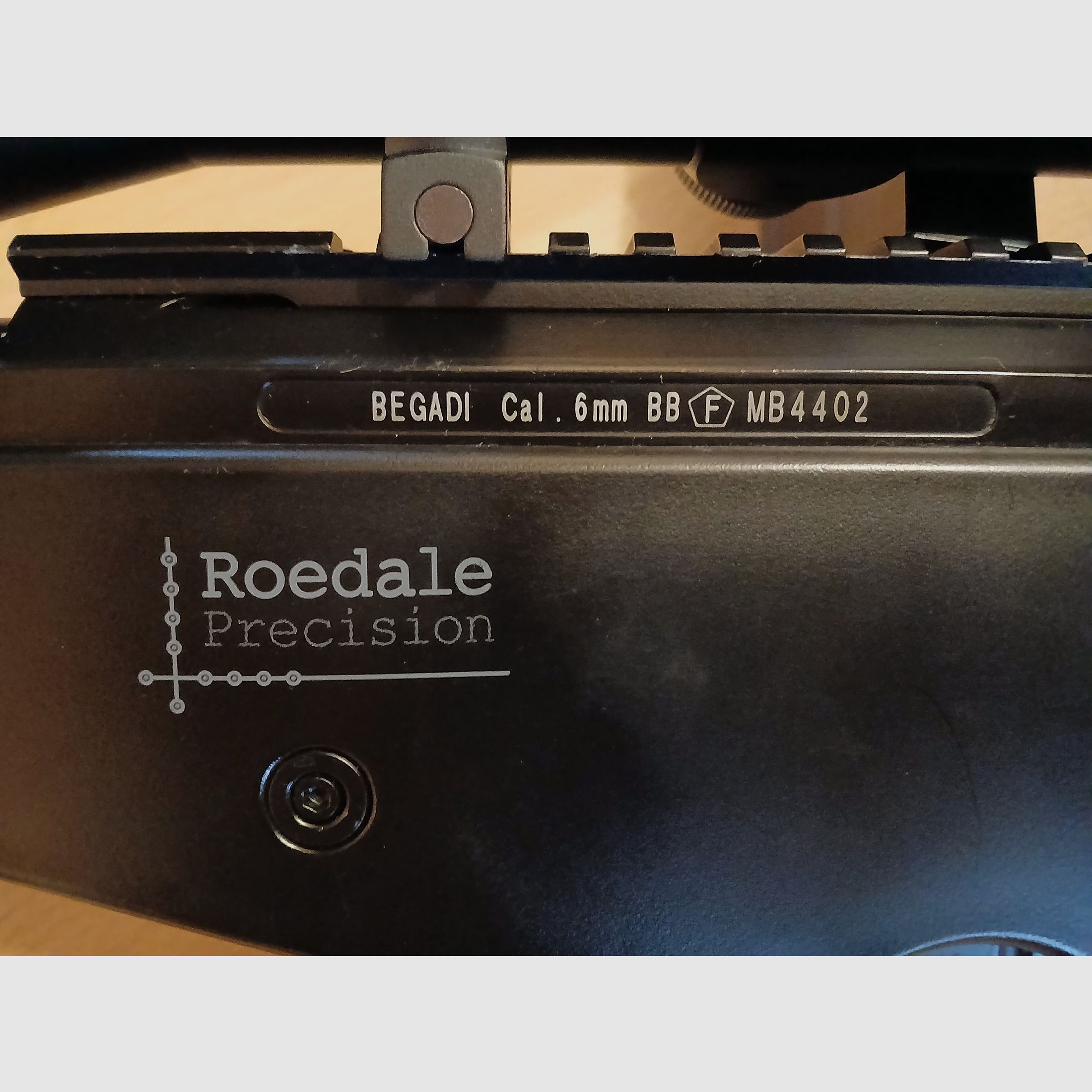 MB4402 Roedale Deluxe Edition (Federdruck)