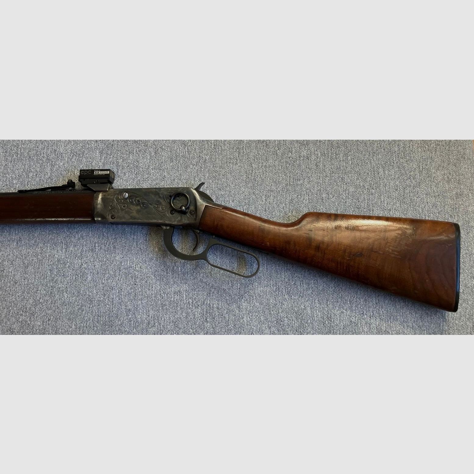 Winchester karabinek lever-action Model 94 kaliber .30-30 rarytas z celownikiem punktowym Tornado