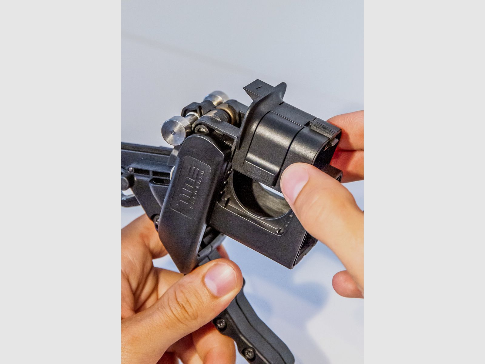 Nine Reloaded – Waffenadapter für Speedloader, Bild 2 von 2